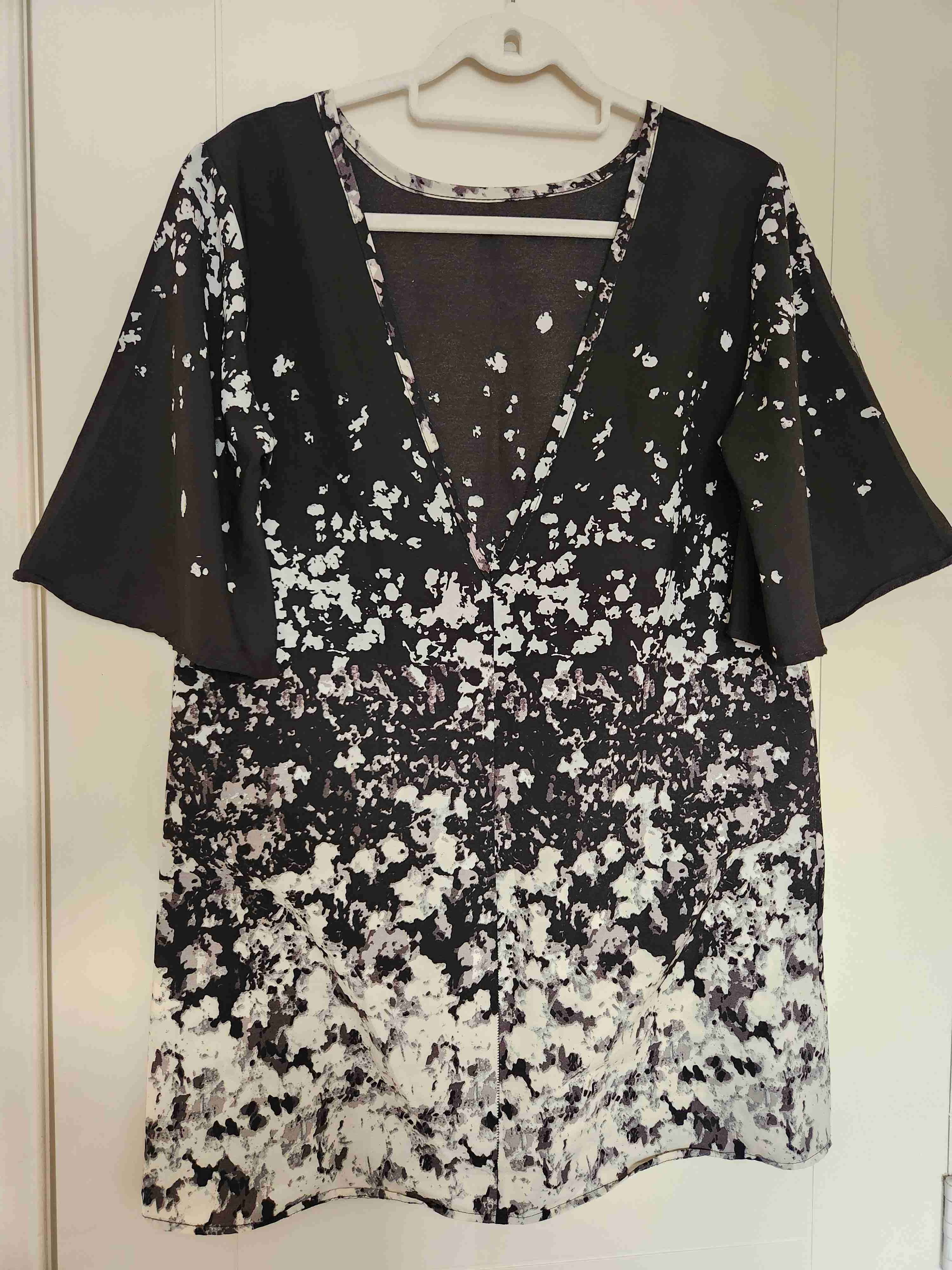 Vestido estampado blanco y negro - miniatura 2