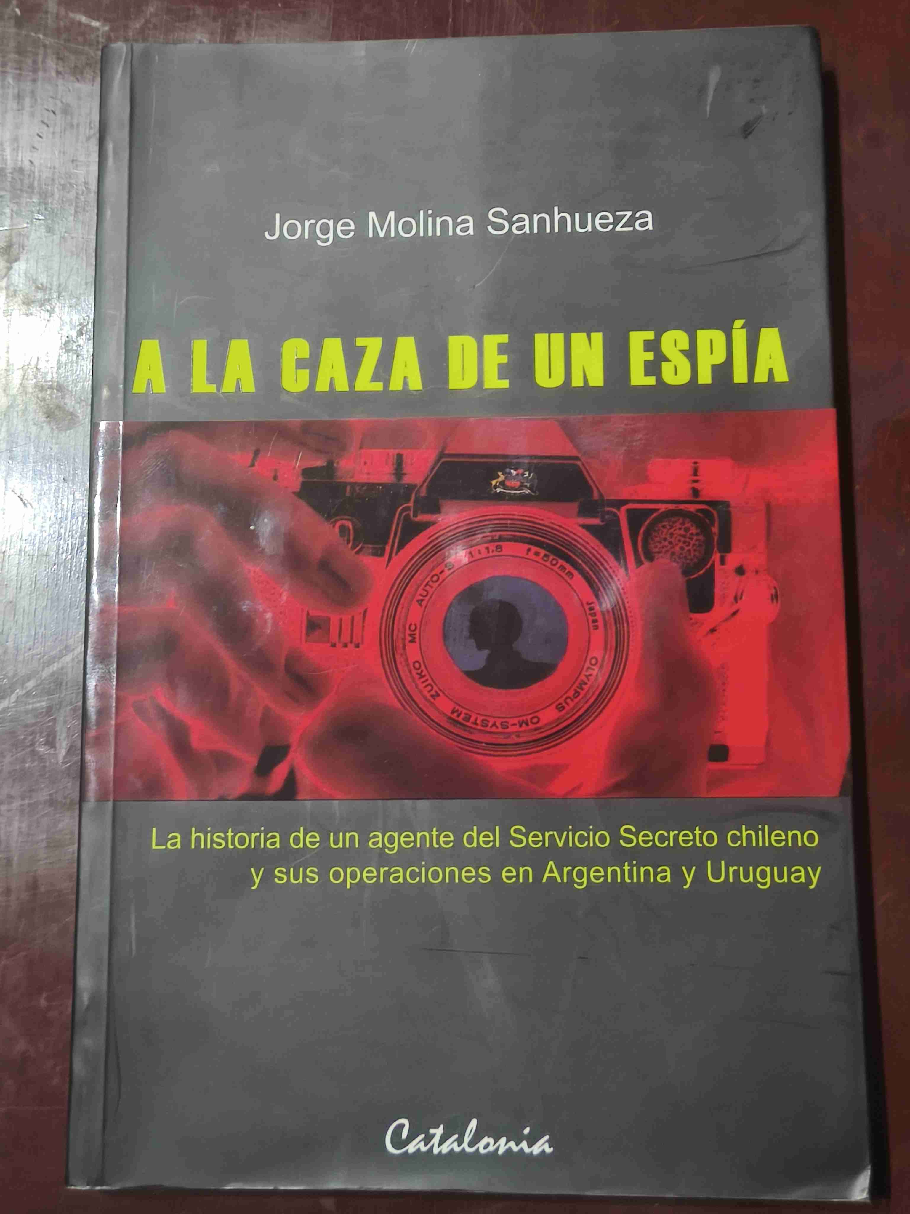 Libro A la Caza de un Espía - miniatura 1
