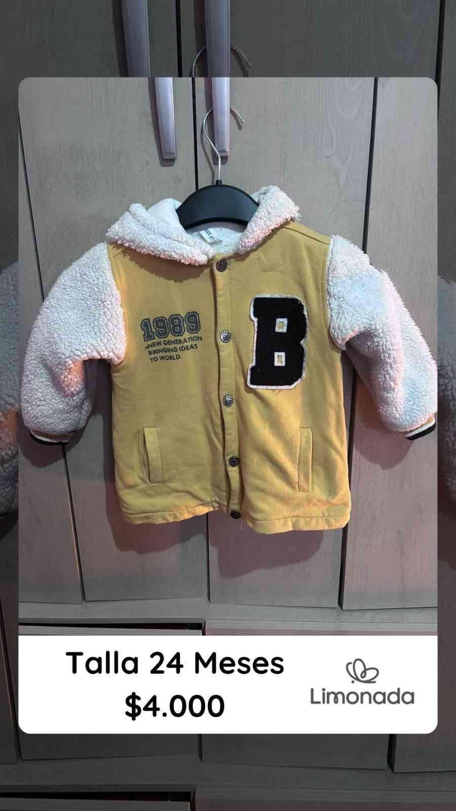 Chaqueta infantil amarilla con capucha