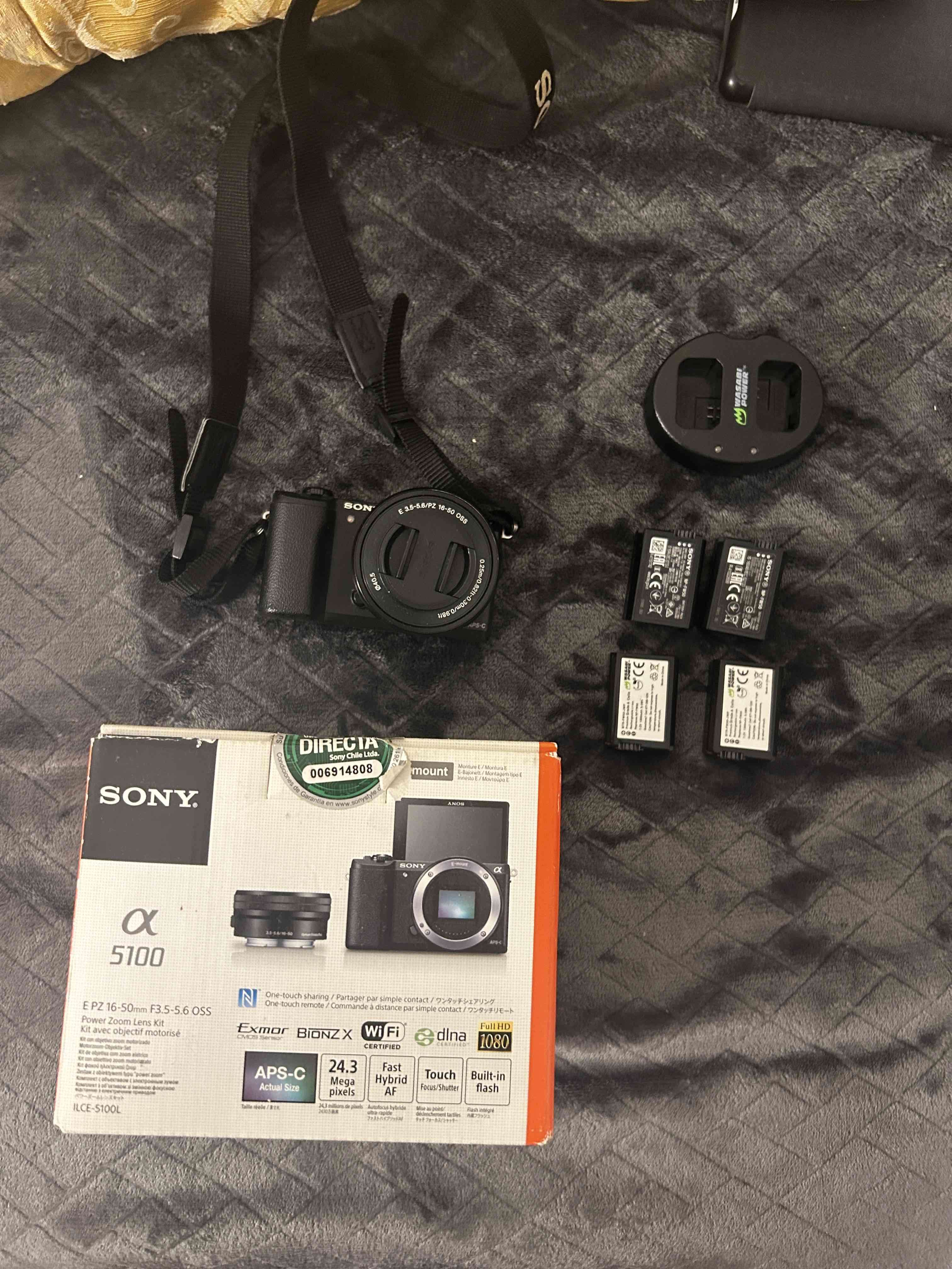 Cámara Sony Alpha 5100 con accesorios - miniatura 1