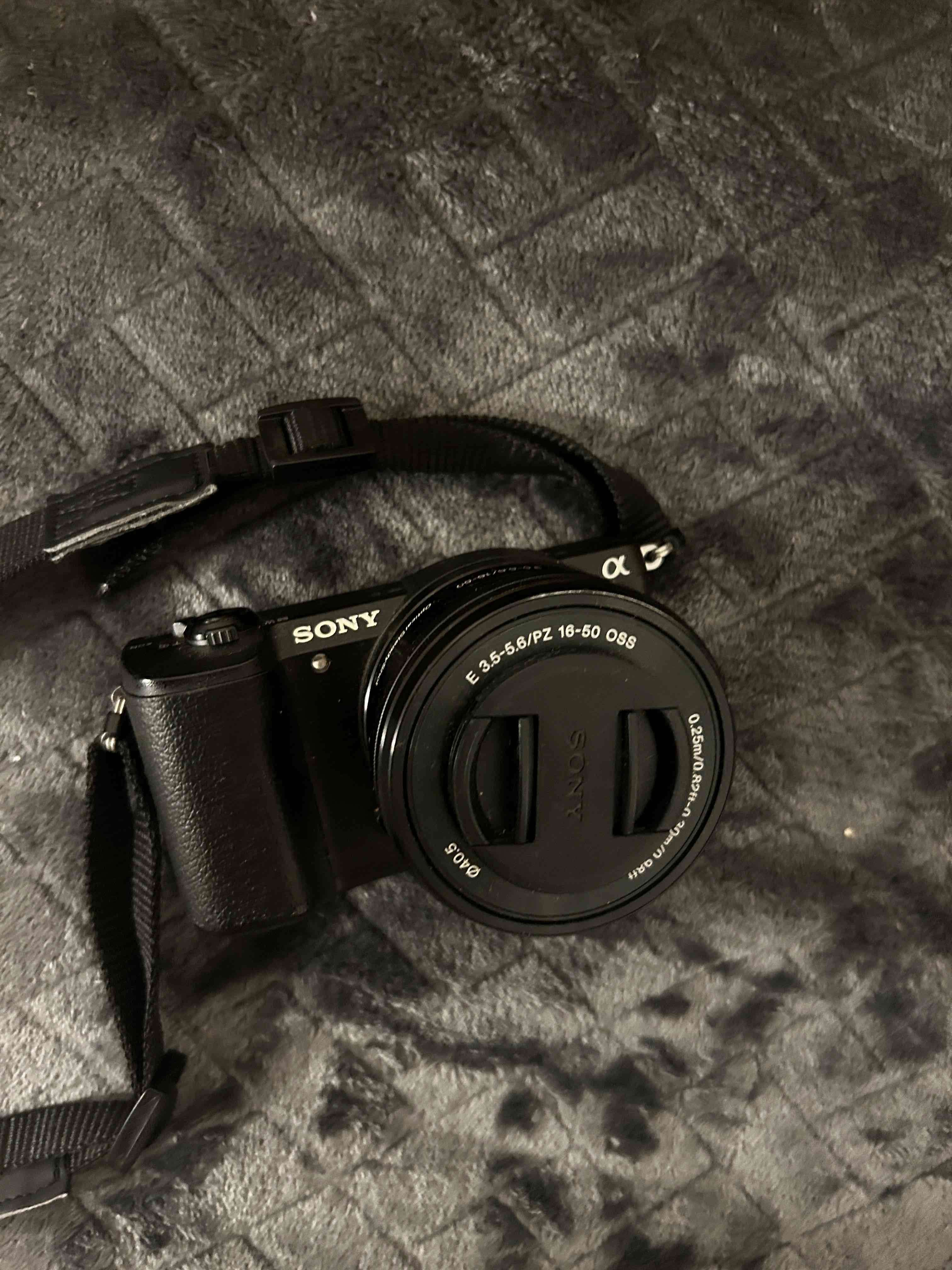 Cámara Sony Alpha 5100 con accesorios - miniatura 2