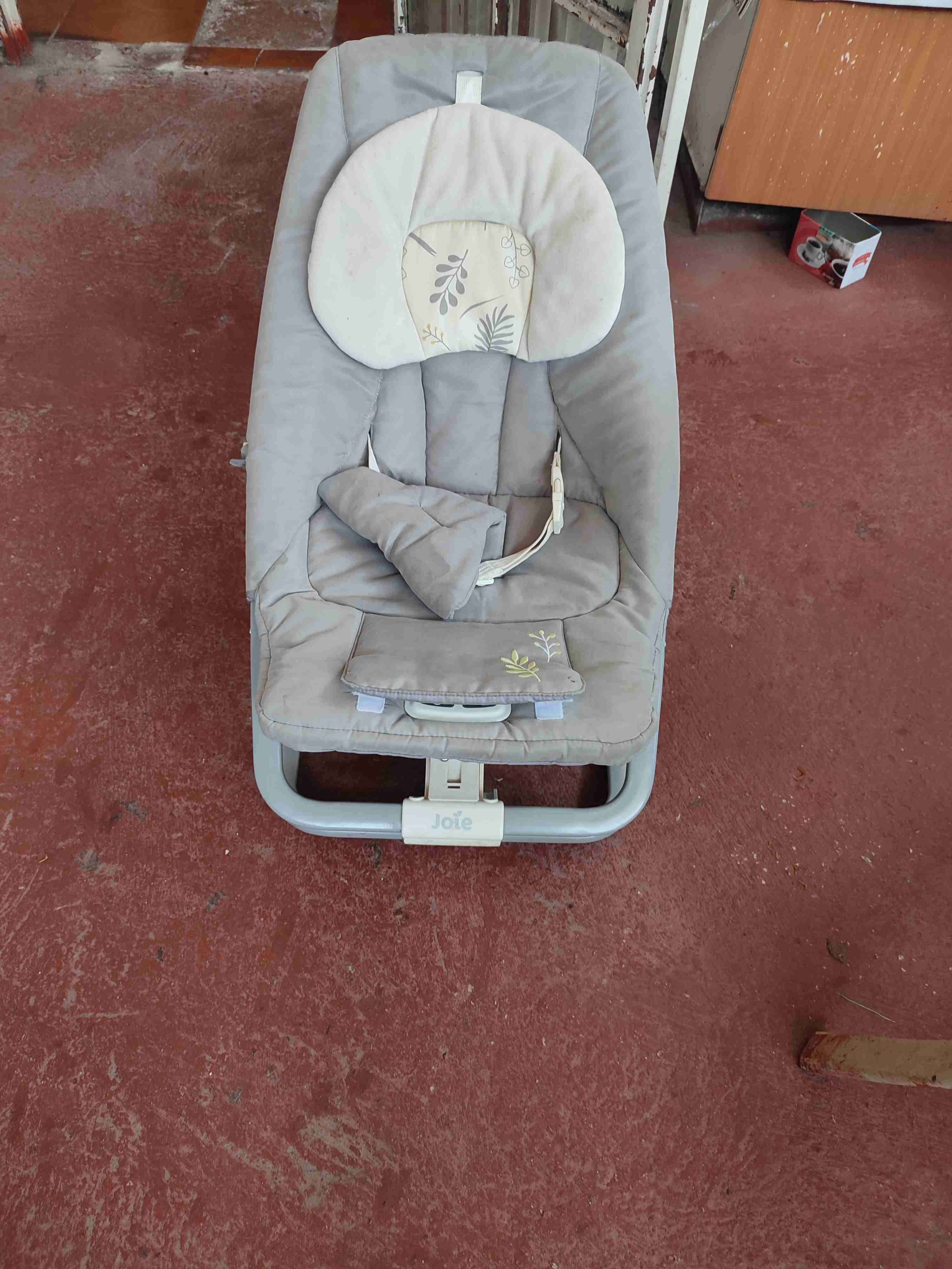 Silla mecedora para bebé gris - miniatura 1