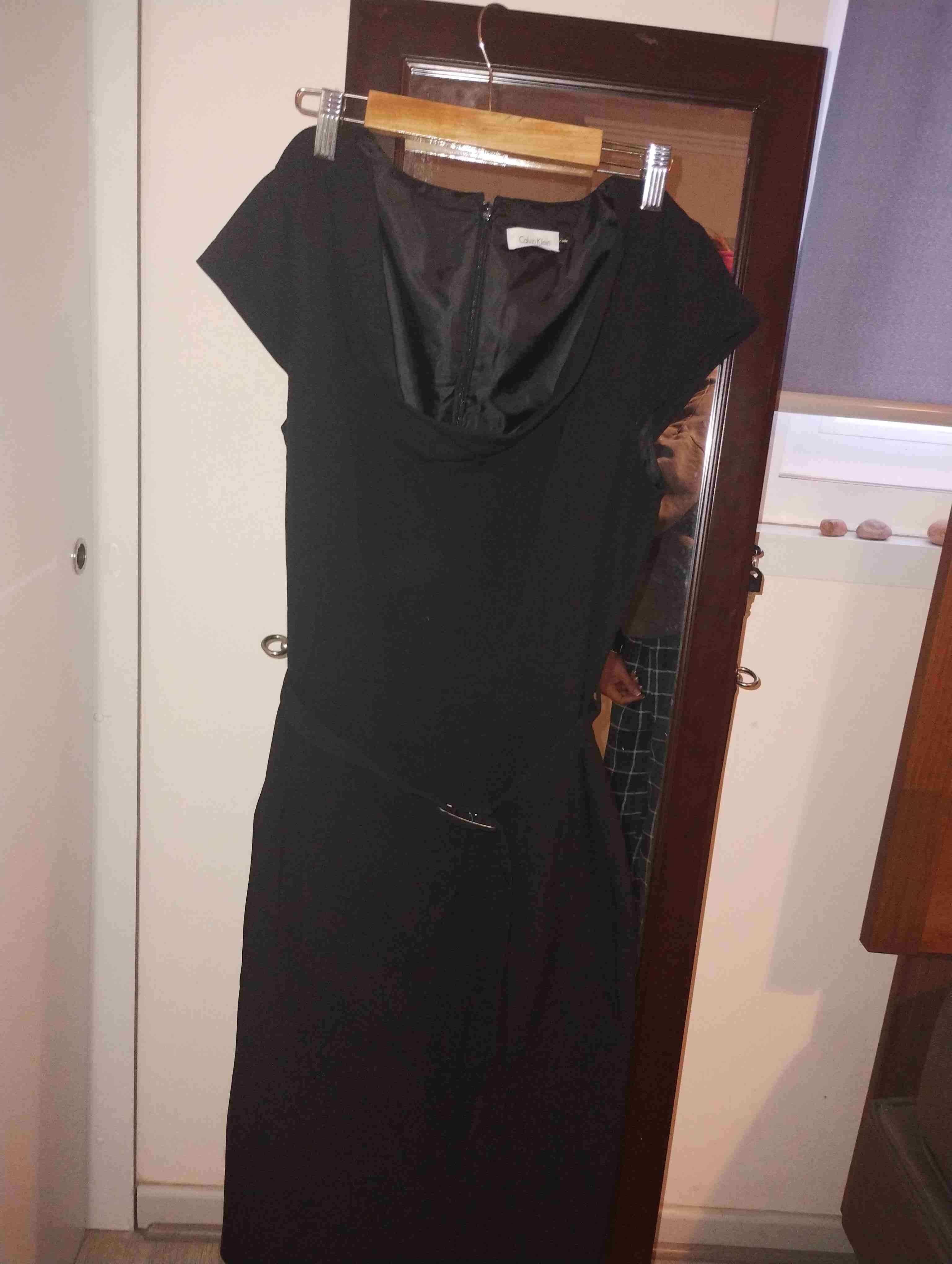 Vestido negro elegante - miniatura 2