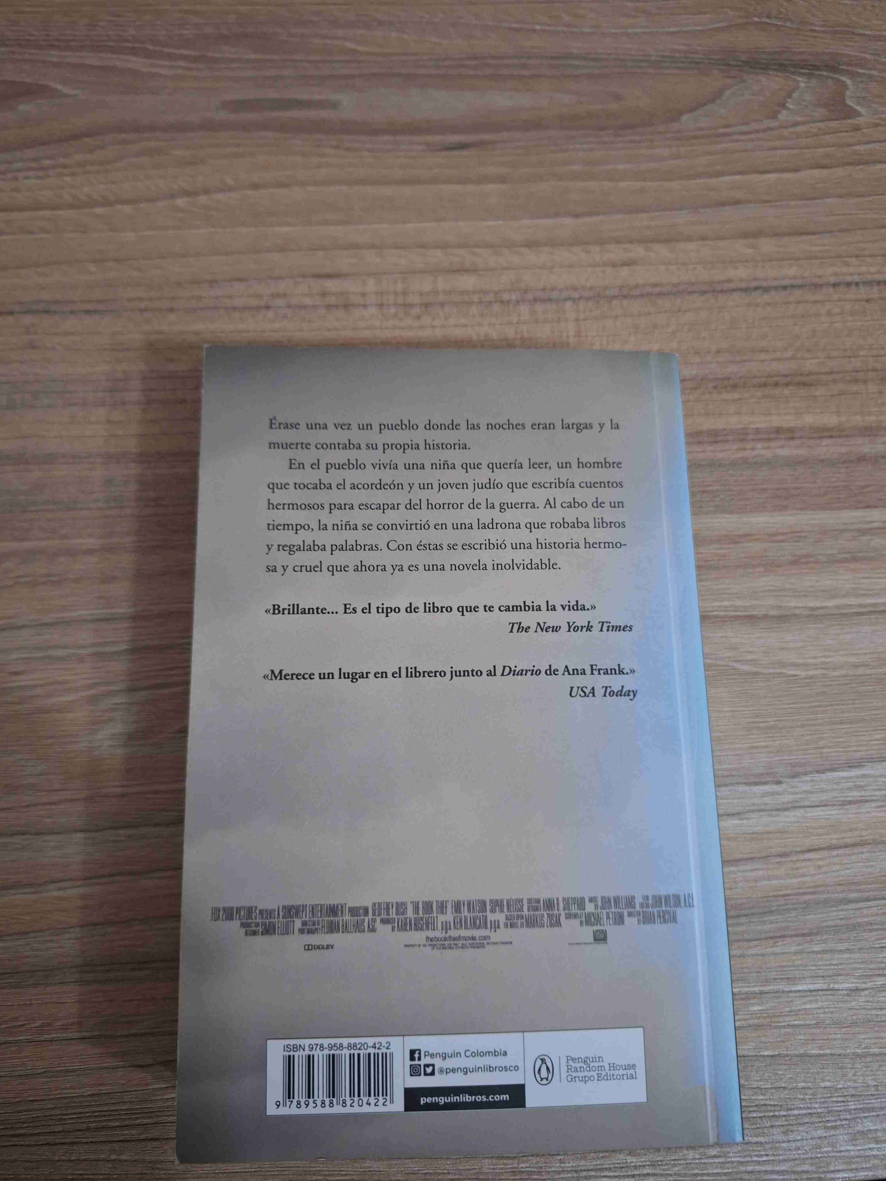 Libro 'La ladrona de libros' - miniatura 2