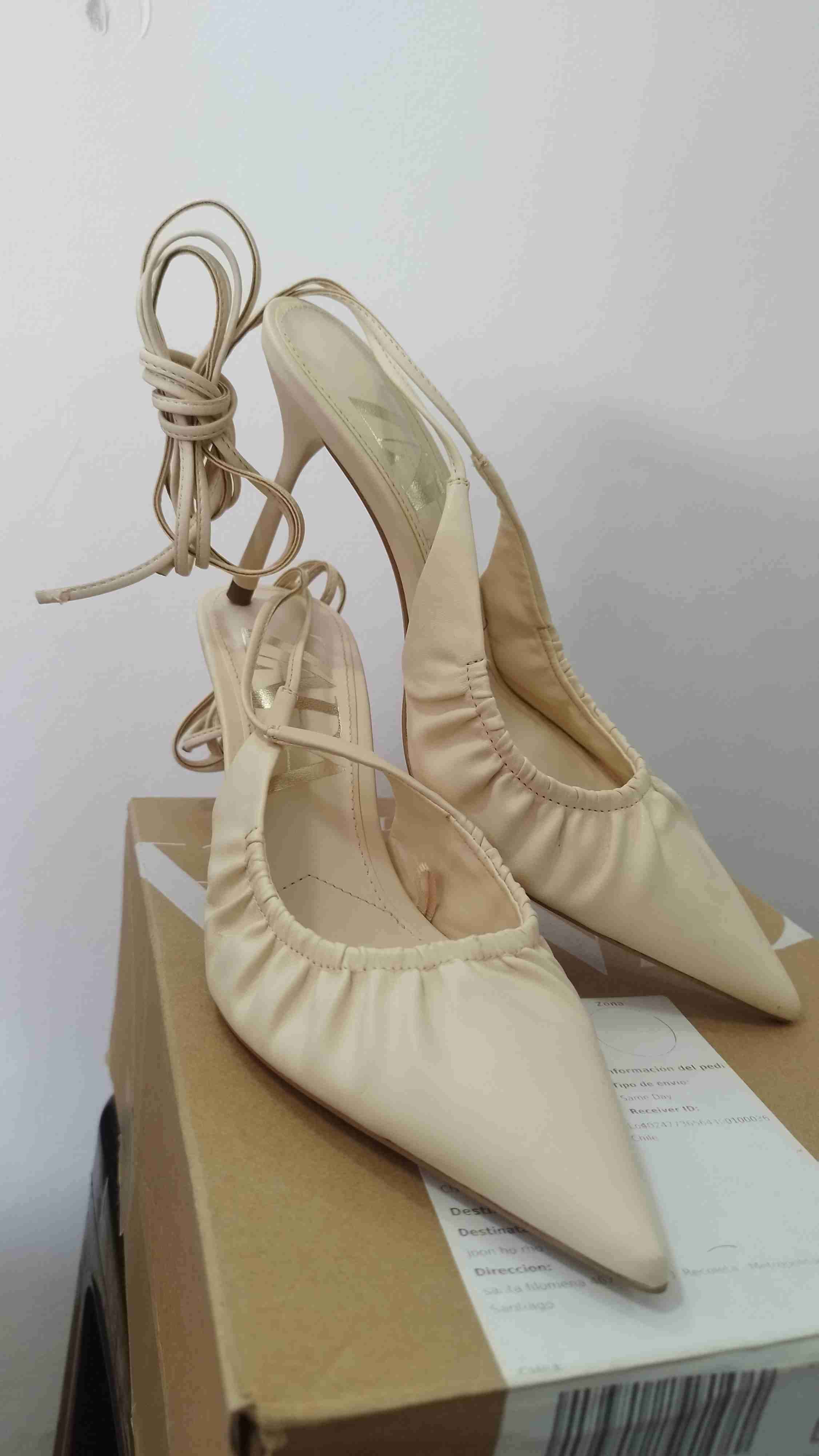 Zapatos beige de punta elegante Zara - miniatura 3