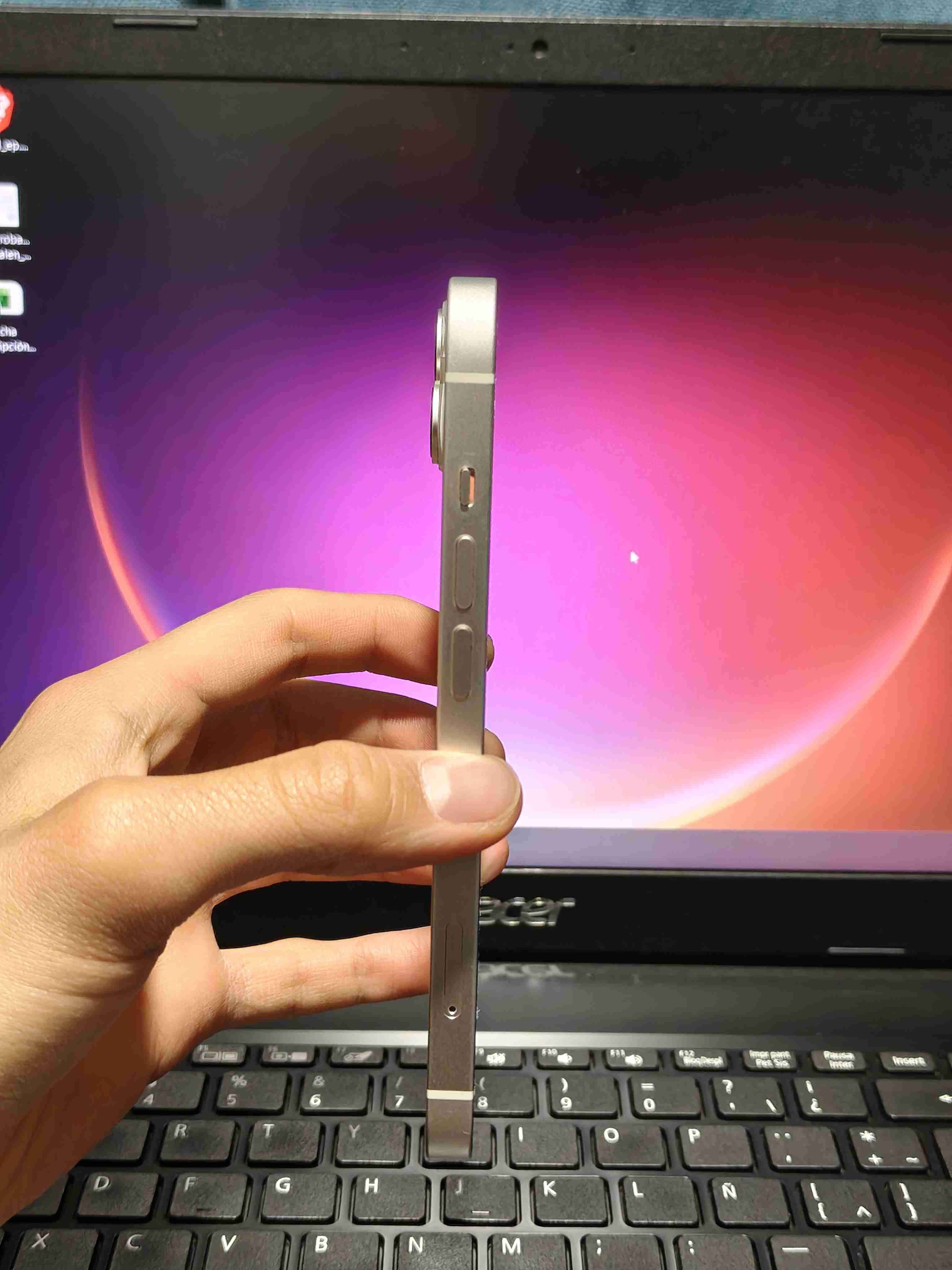 iPhone 14 / 128gb / 85% Batería - miniatura 3