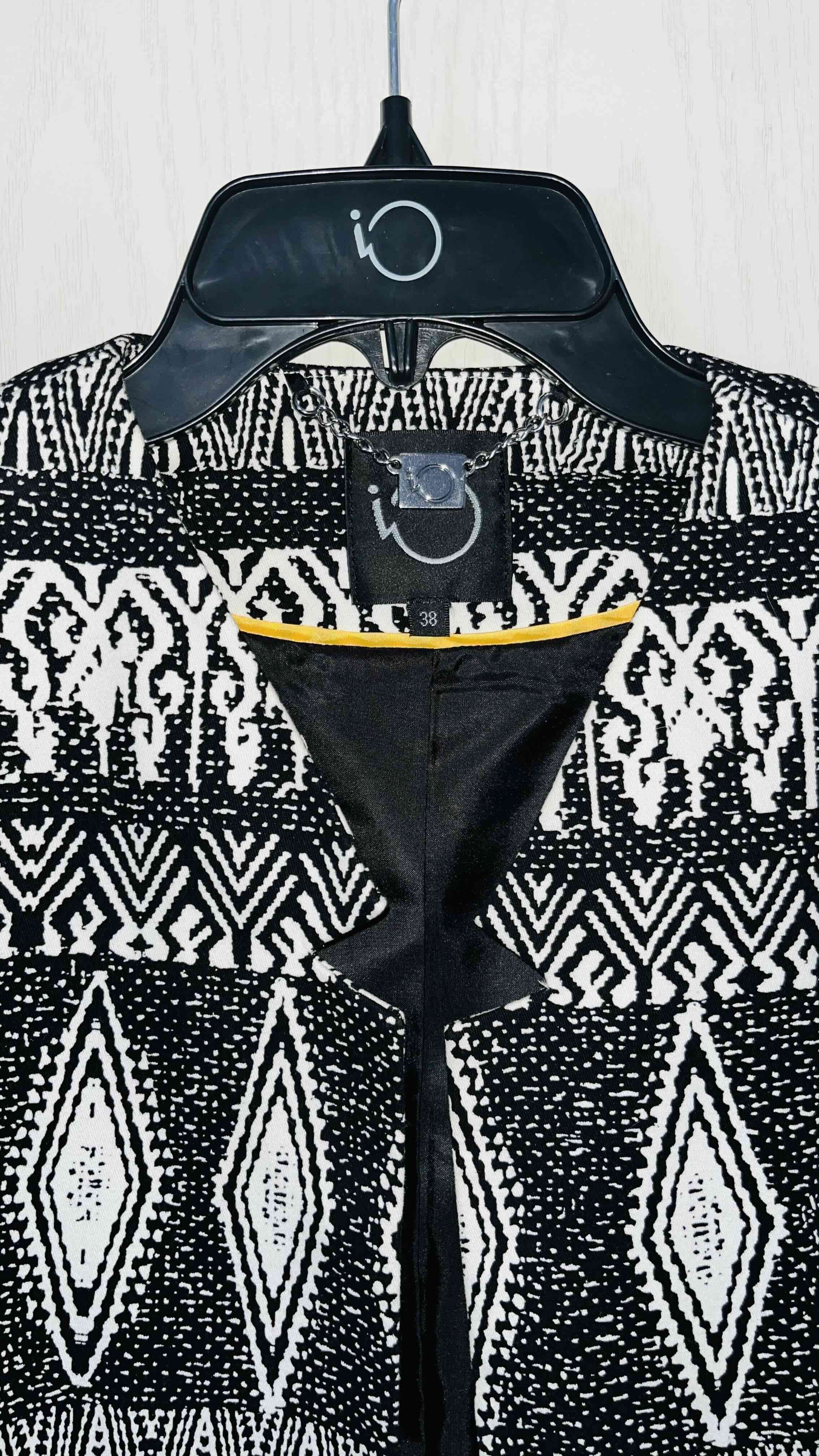 Blazer blanco y negro estampado IO - miniatura 2