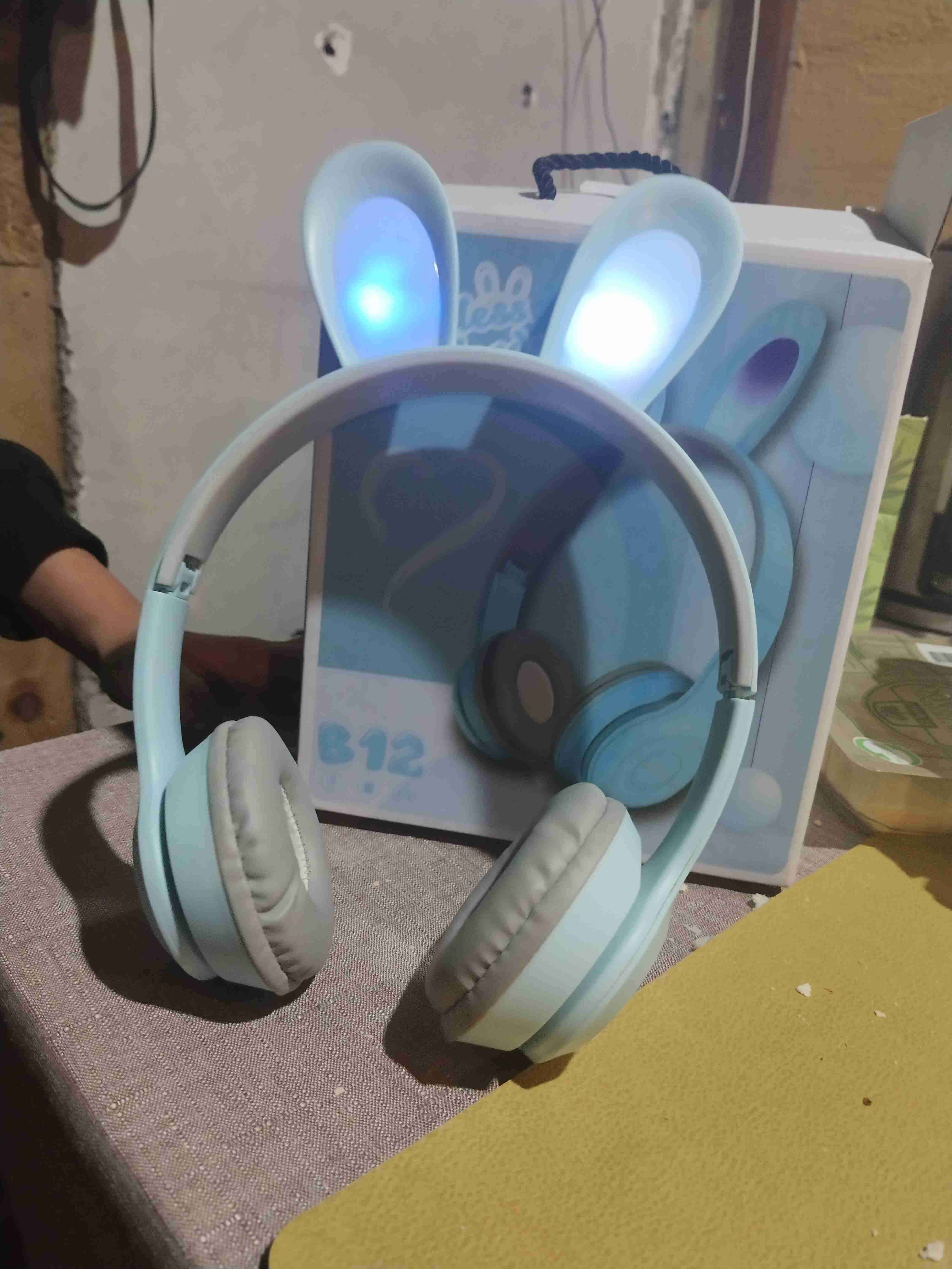 Audífonos Bluetooth con orejas LED