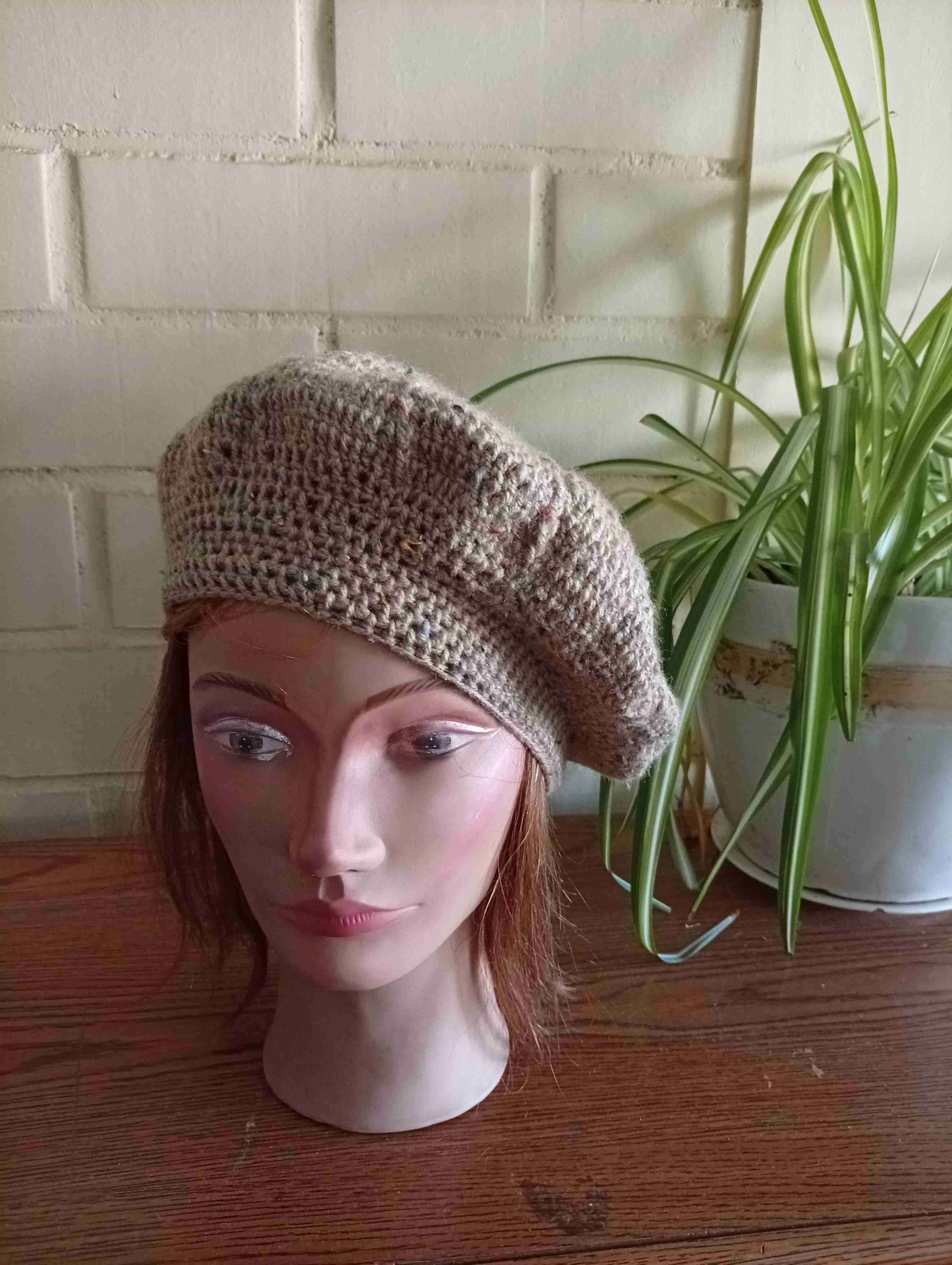 Boina tejida a crochet