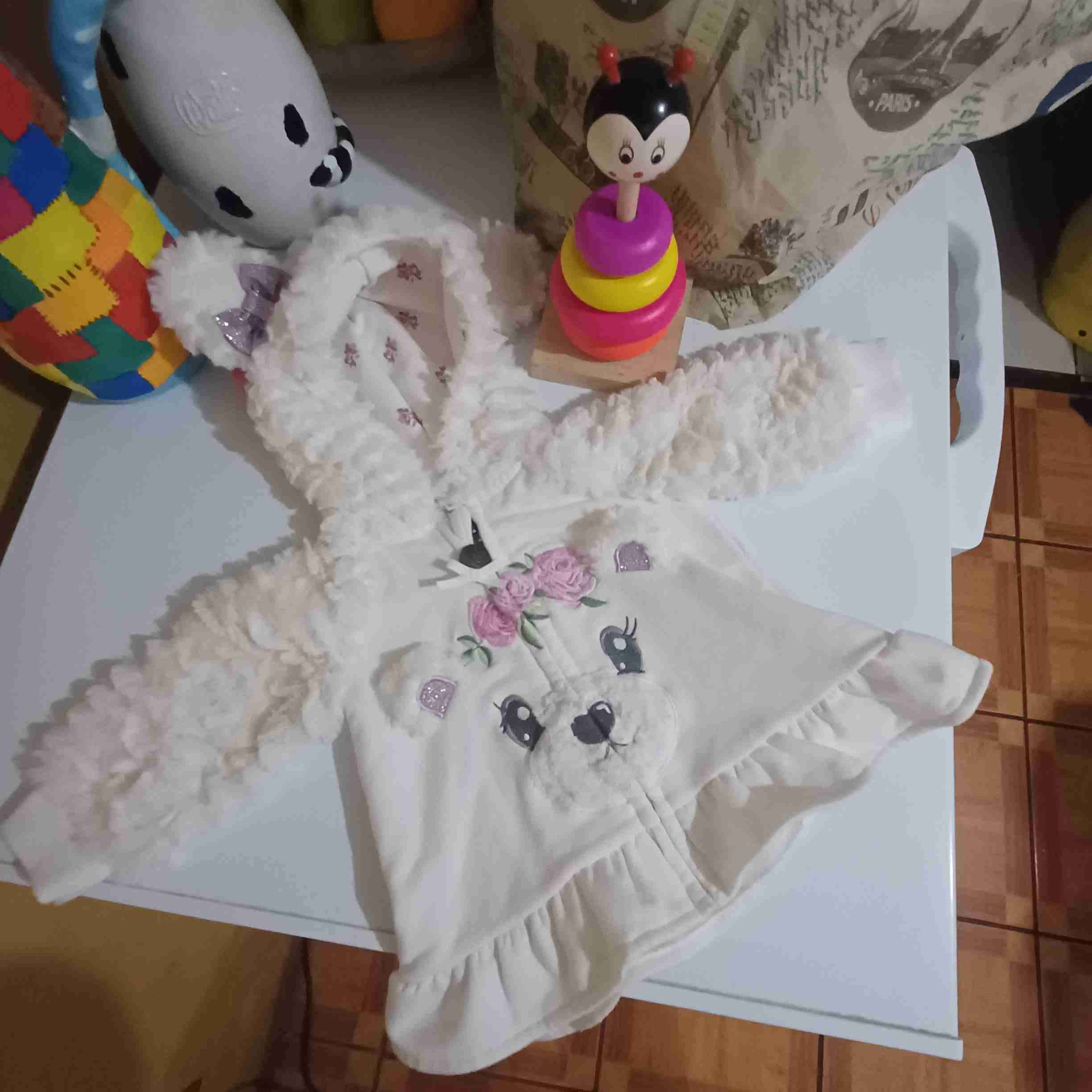 Chaqueta infantil con capucha blanca - miniatura 1