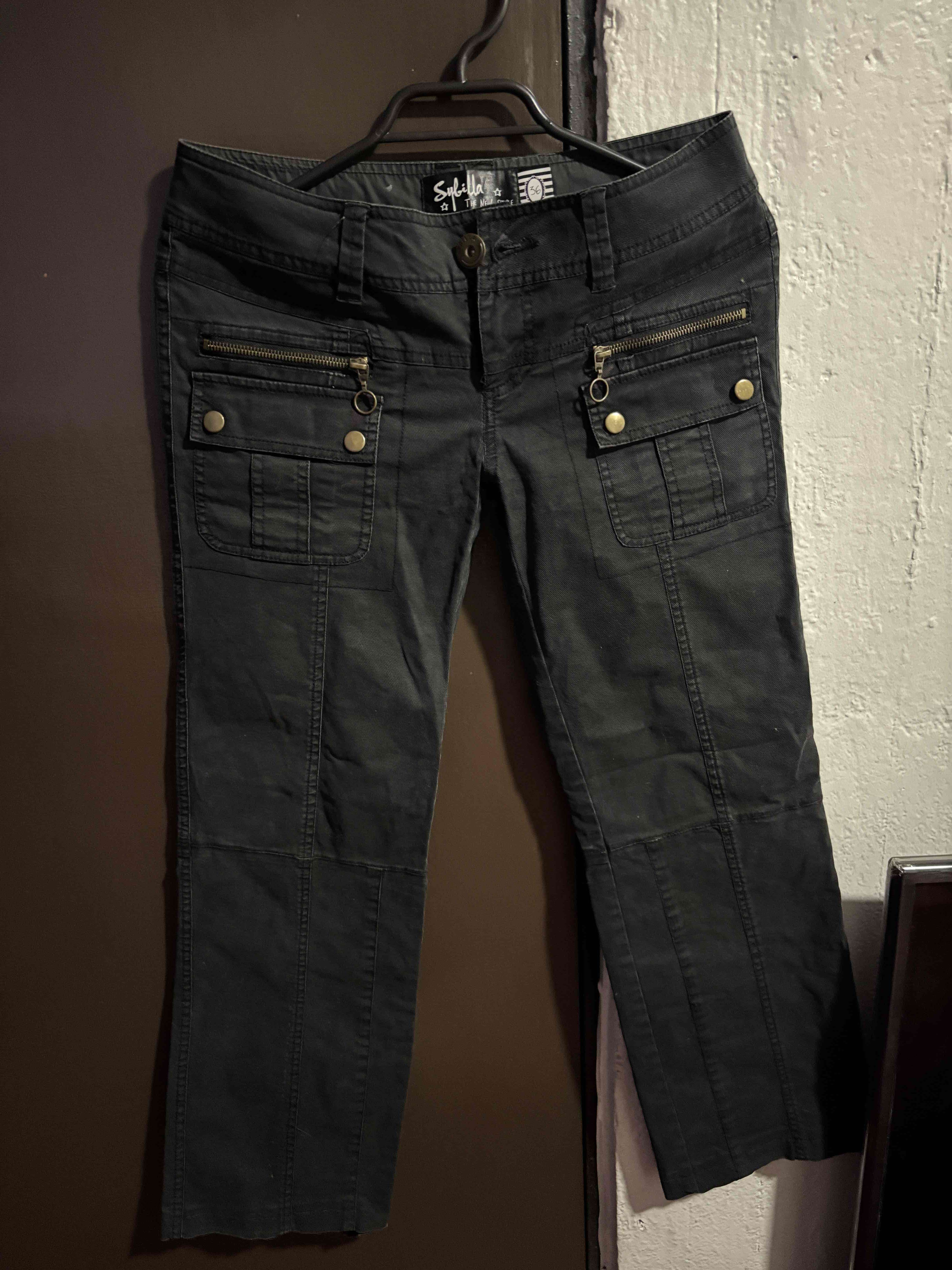 Pantalón capri negro con bolsillos - miniatura 1