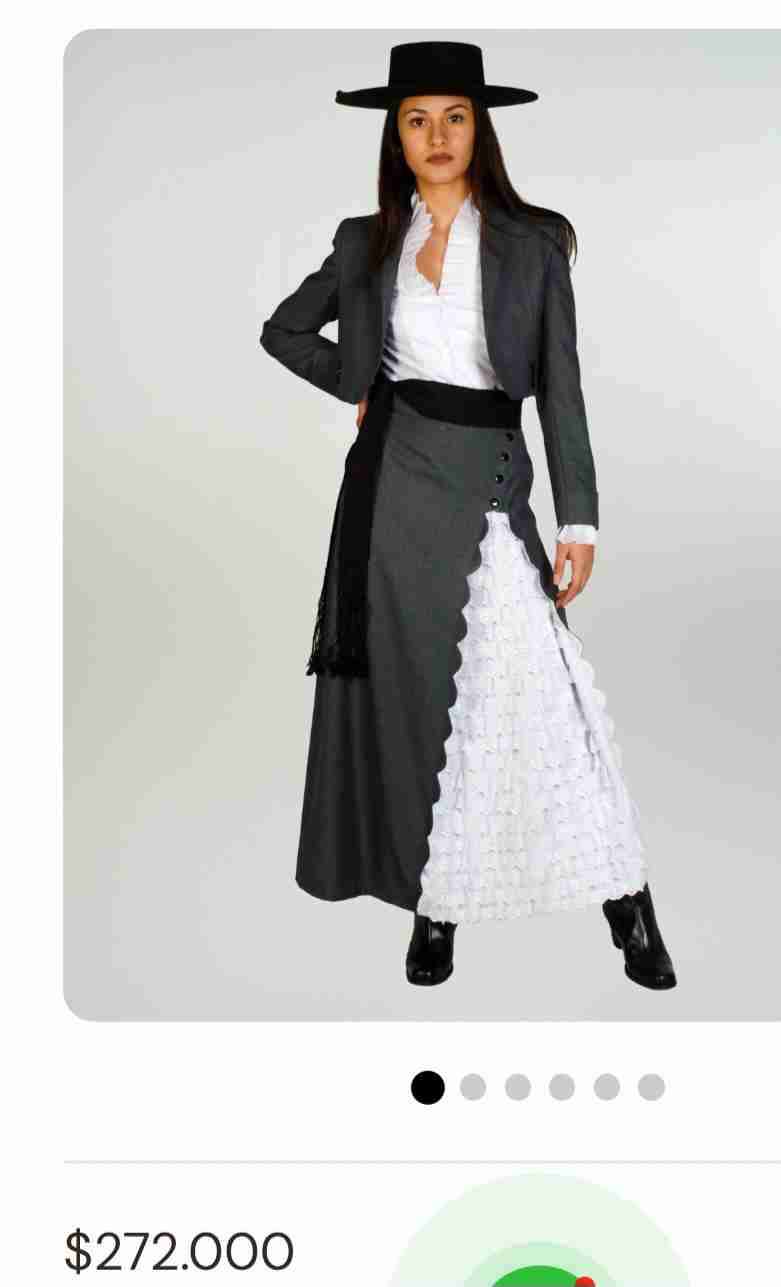 Traje andaluz tradicional gris