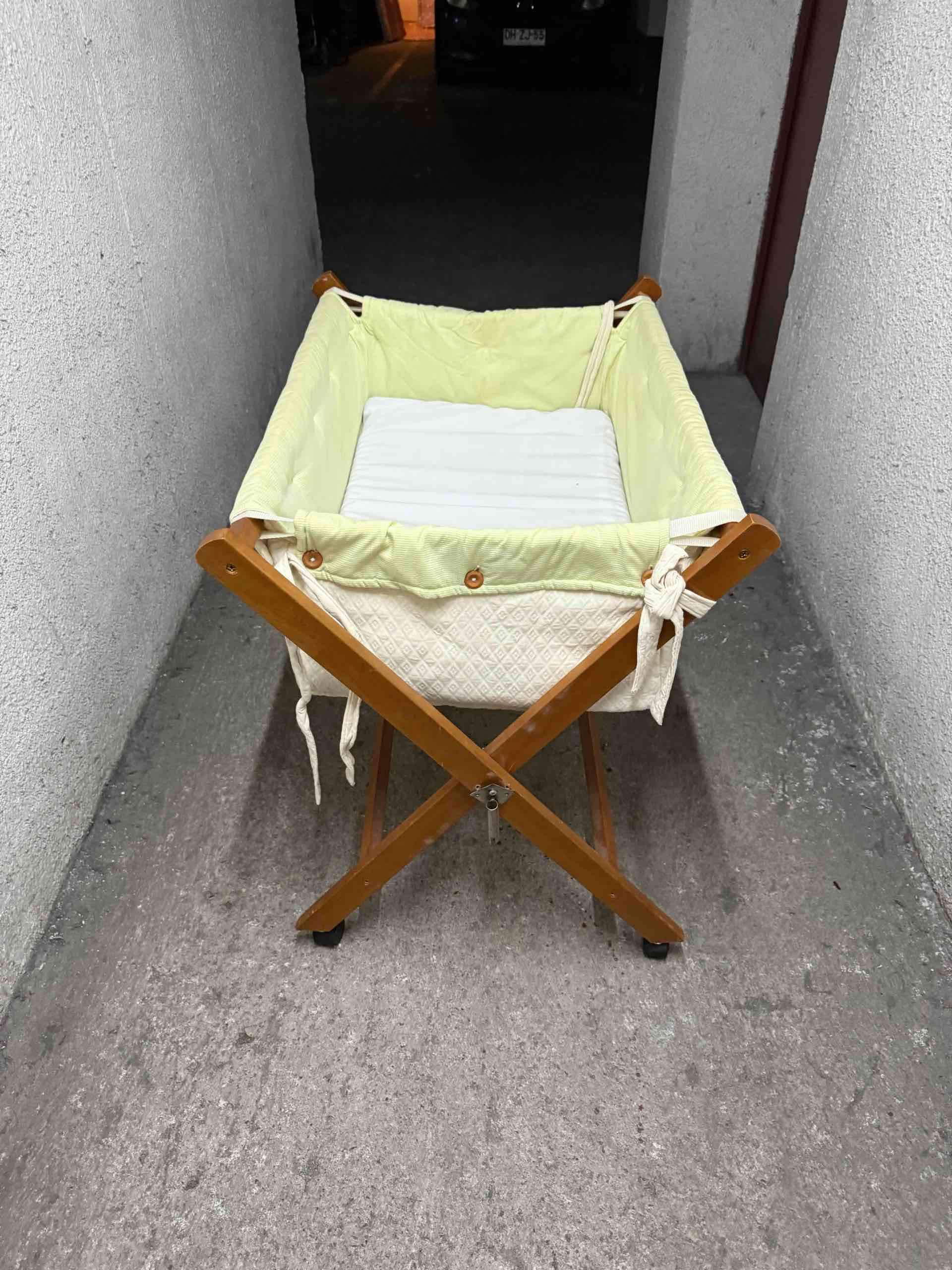 Moises de bebé en madera - miniatura 2