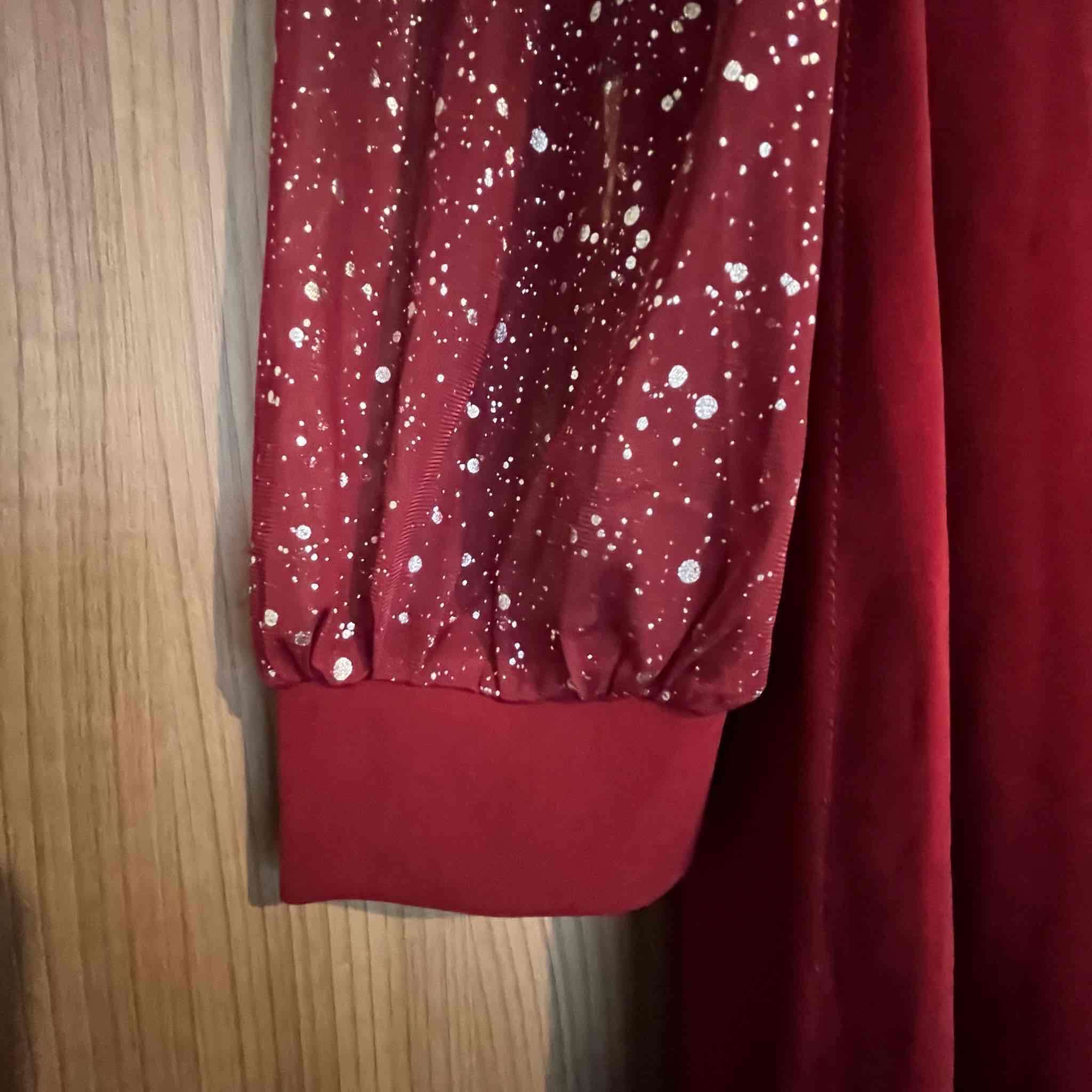 Vestido rojo con brillos - miniatura 2