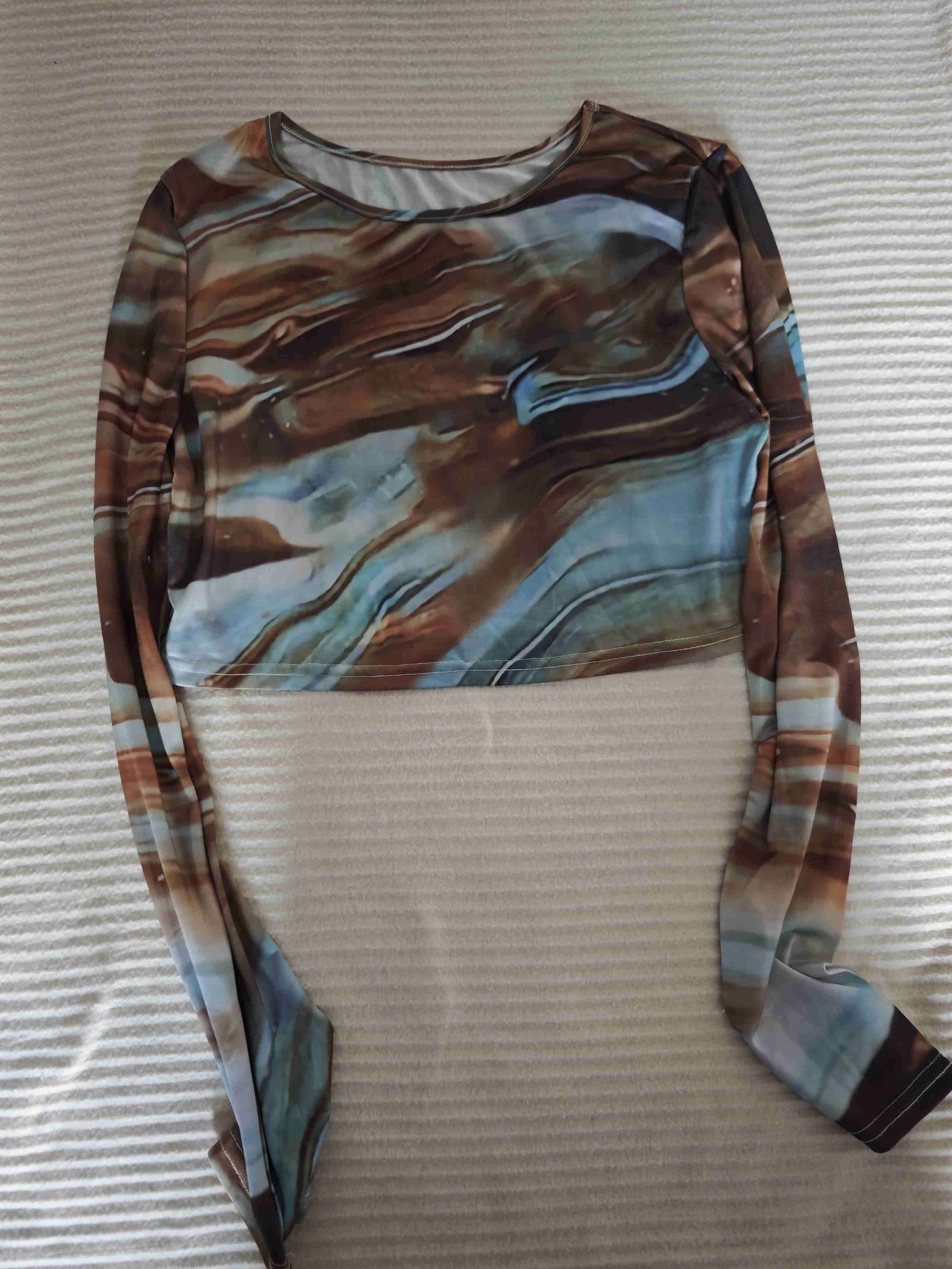 Top estilo marmoleado