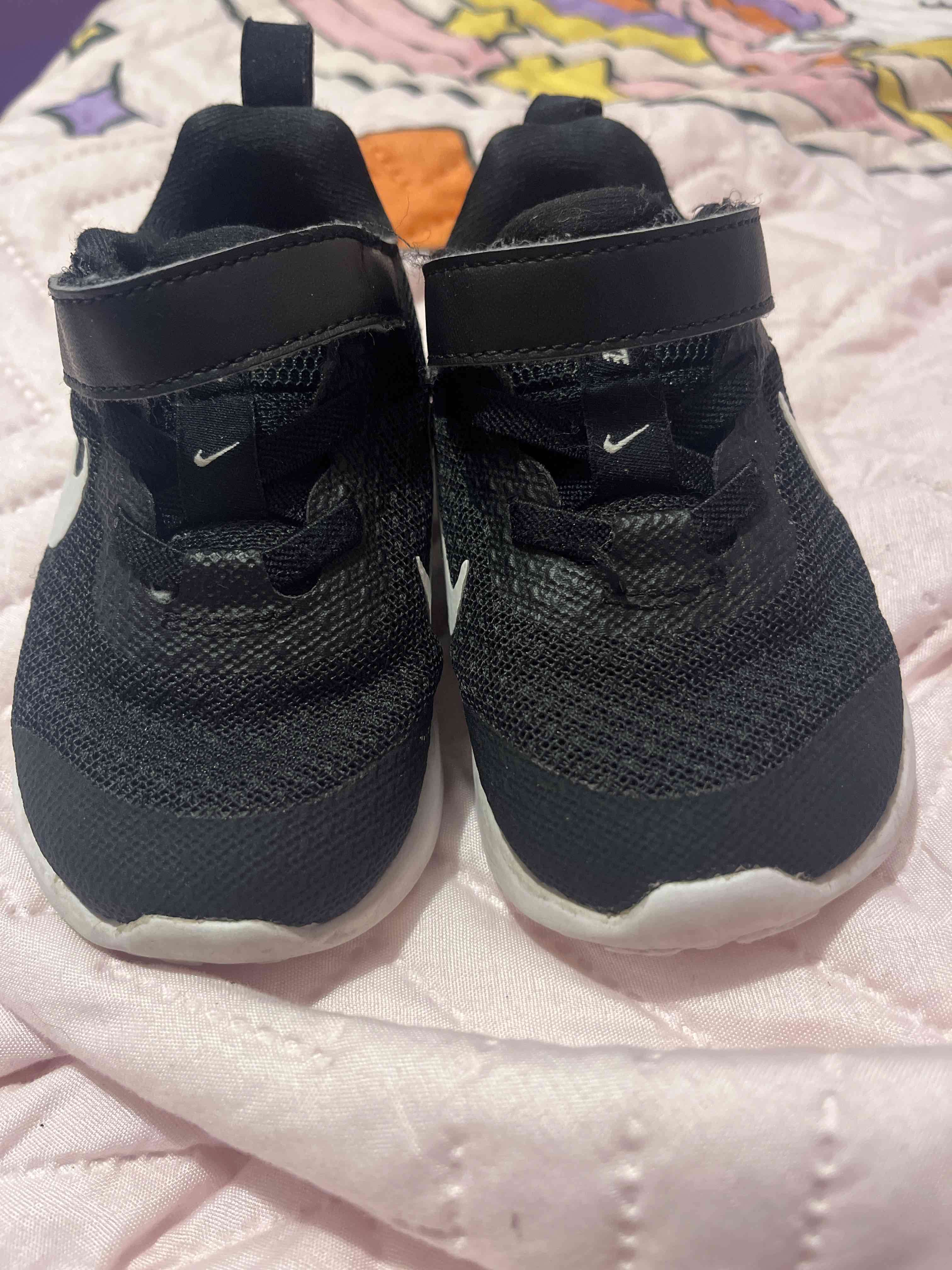 Zapatillas negras para bebé - miniatura 1