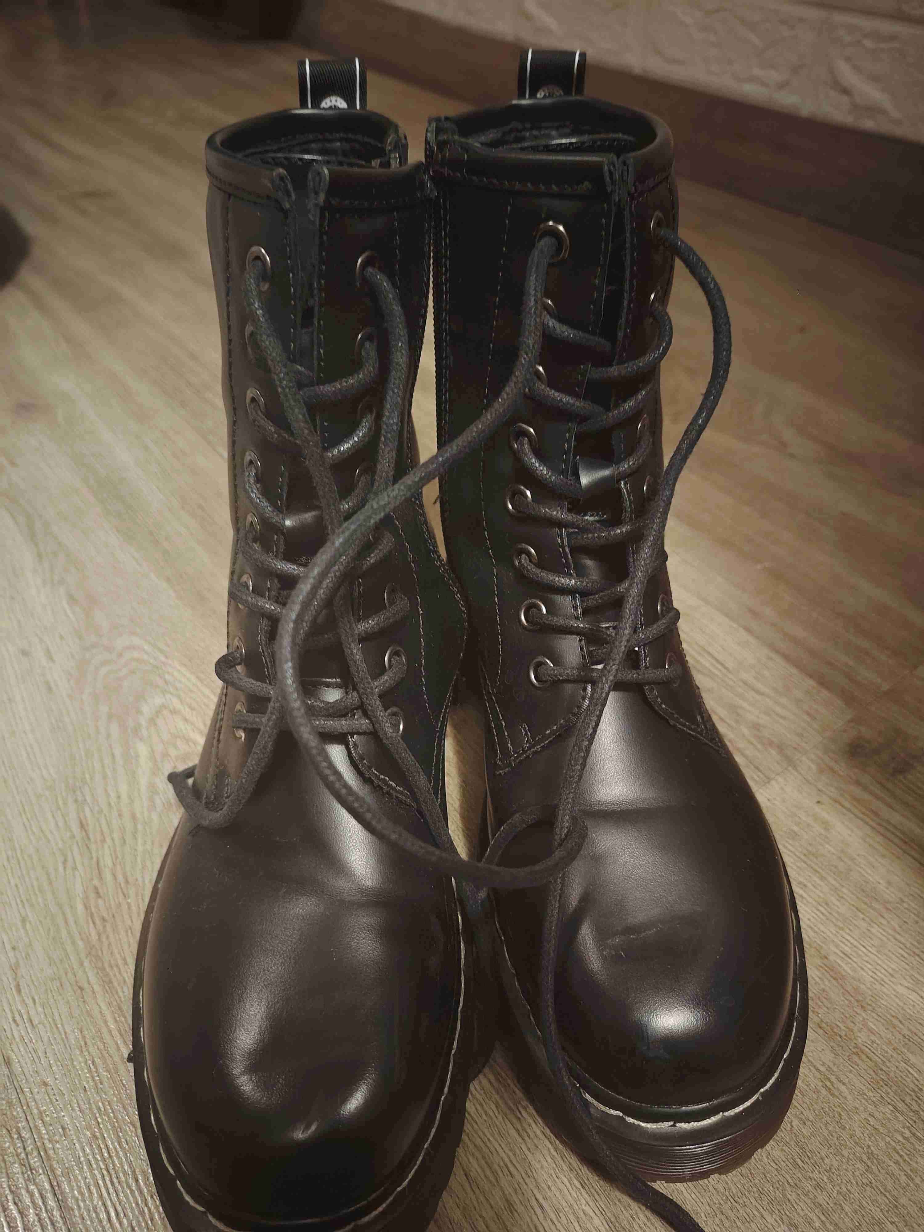 Botines negros con cordones - miniatura 1