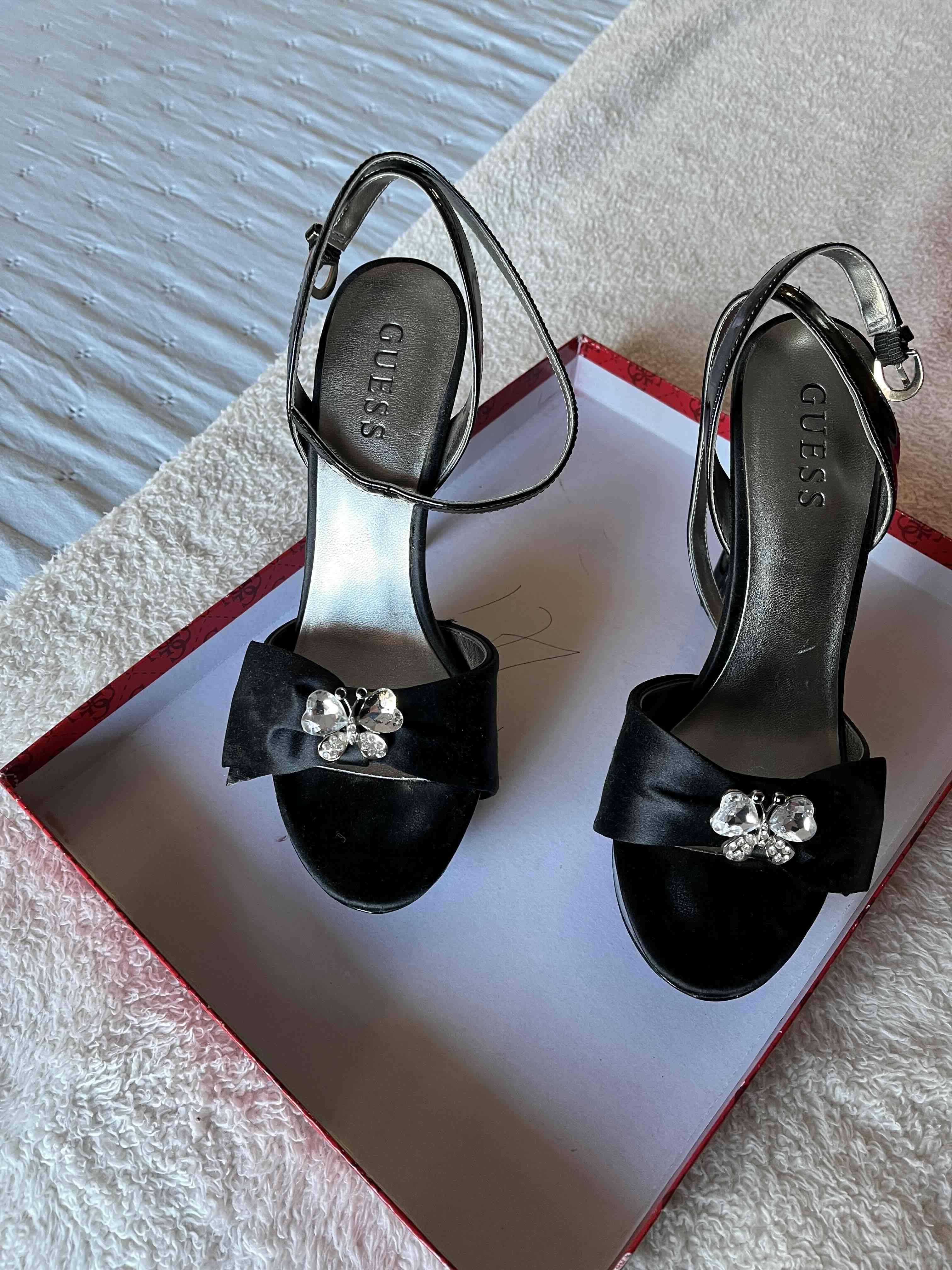 Tacones negros con lazo Guess - miniatura 3