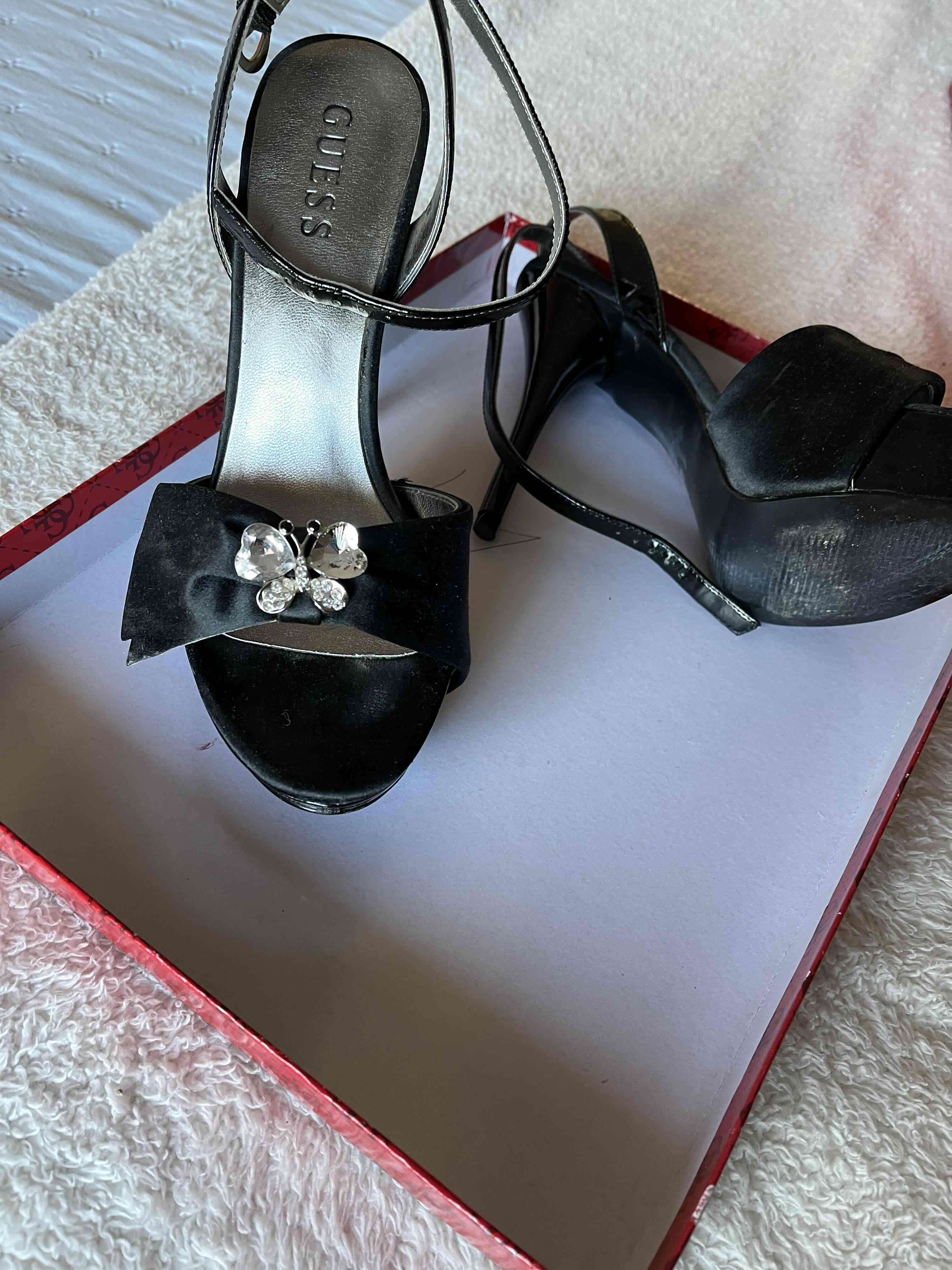 Tacones negros con lazo Guess - miniatura 4