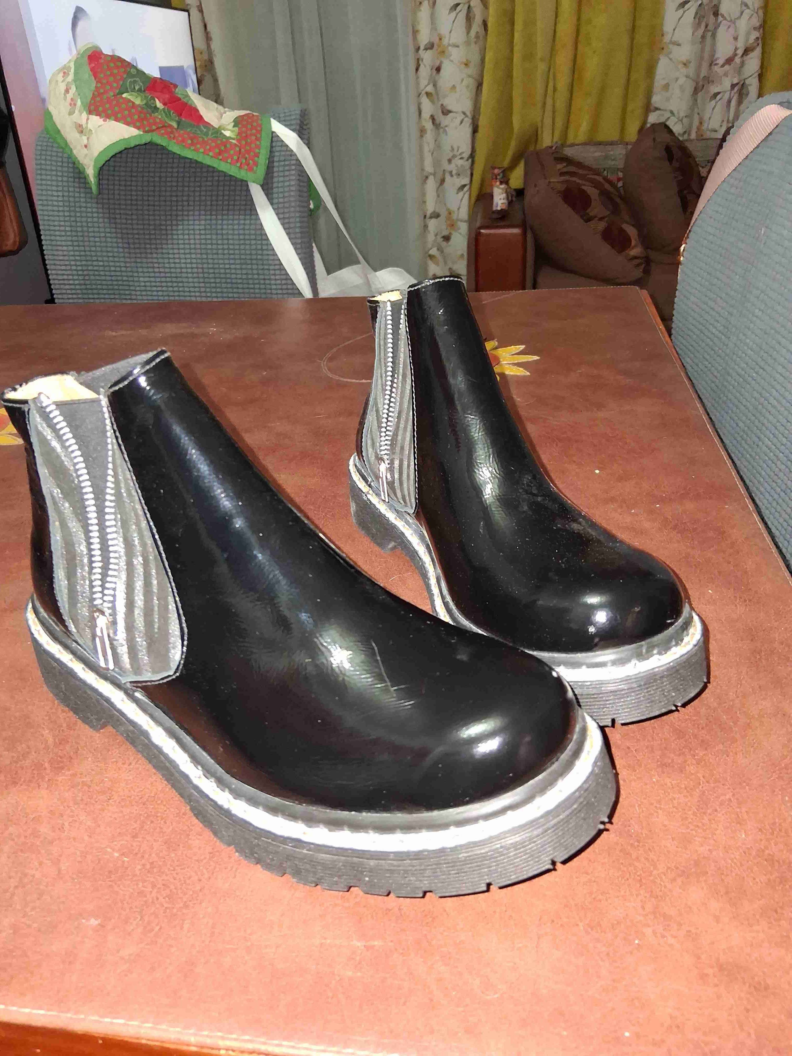 Botines charol negro con diseño - miniatura 4