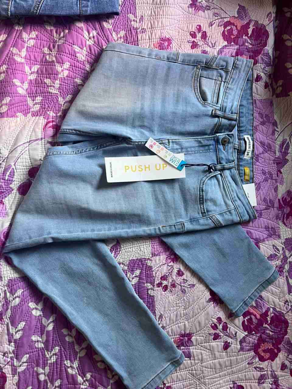 Jeans azules de mezclilla - miniatura 2