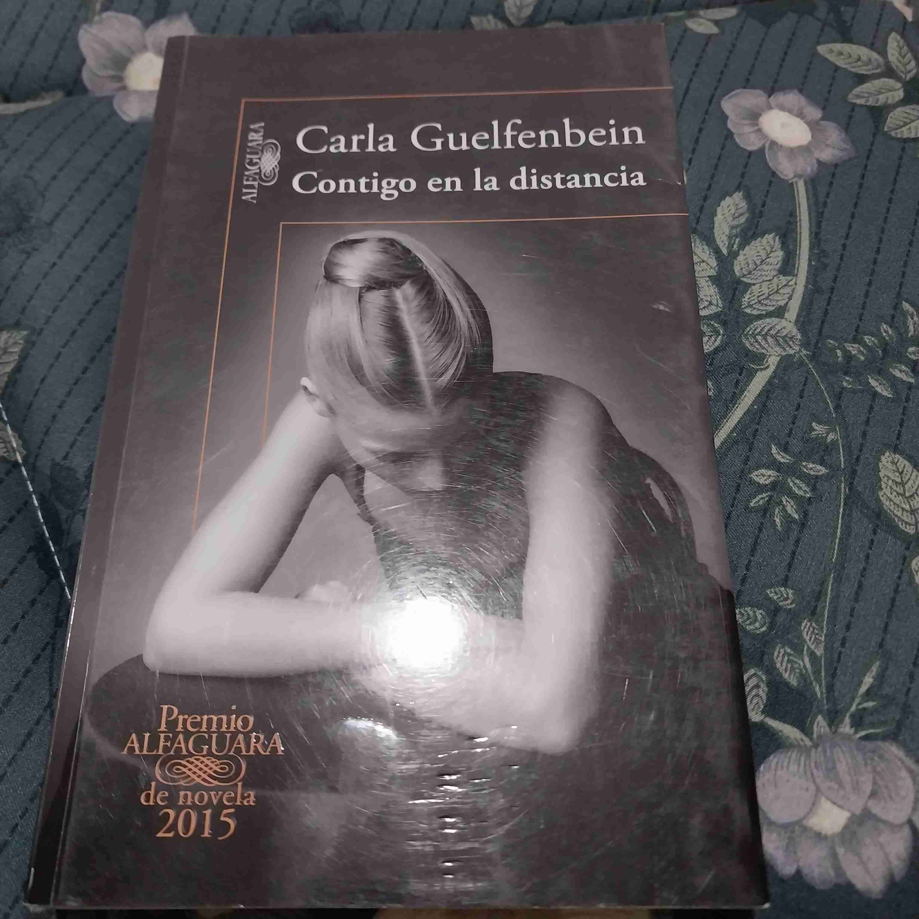 Libro 'Contigo en la distancia' - miniatura 1