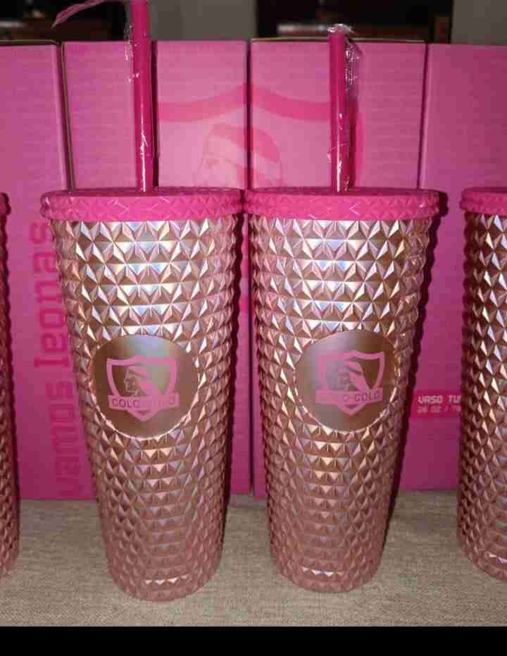 Vasos térmicos rosas con logos
