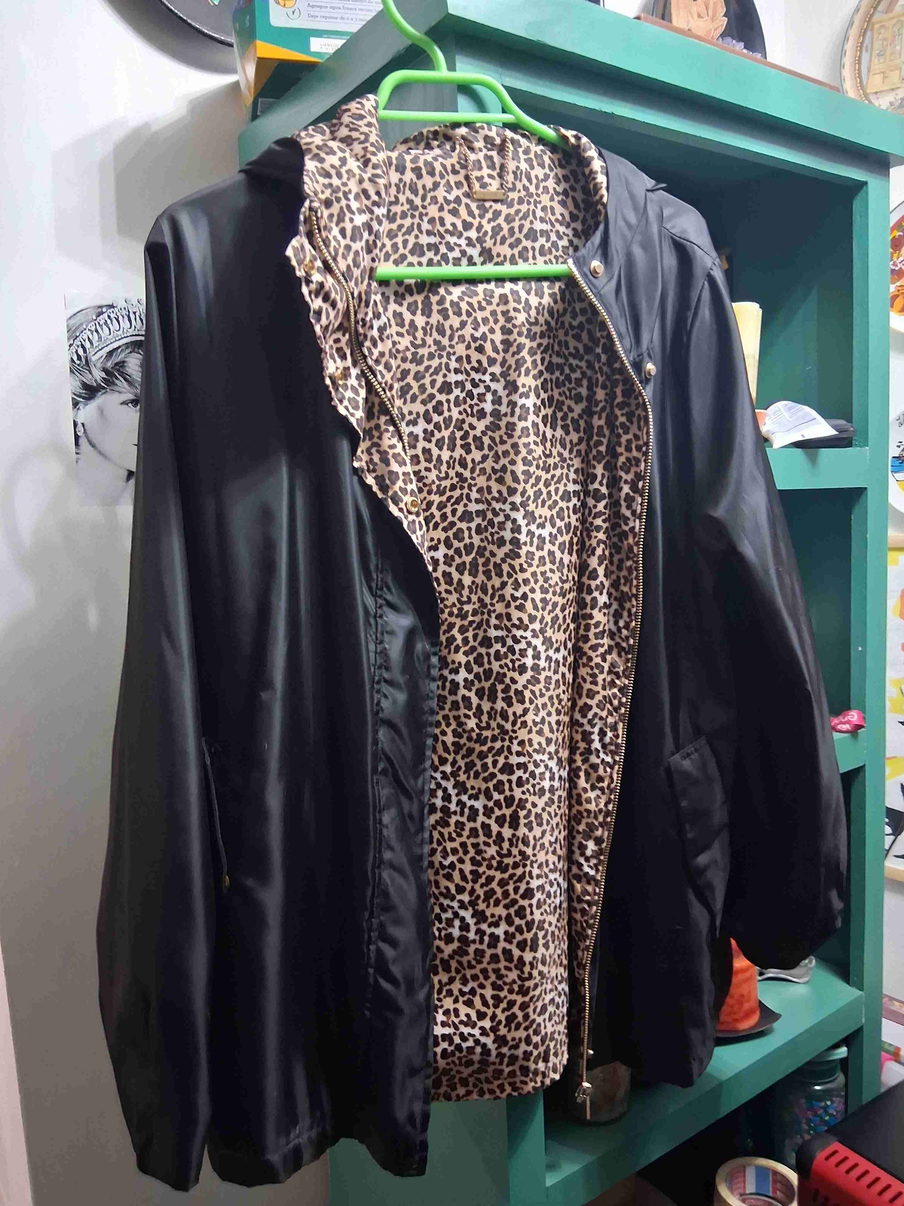 Chaqueta negra con forro estampado - miniatura 1