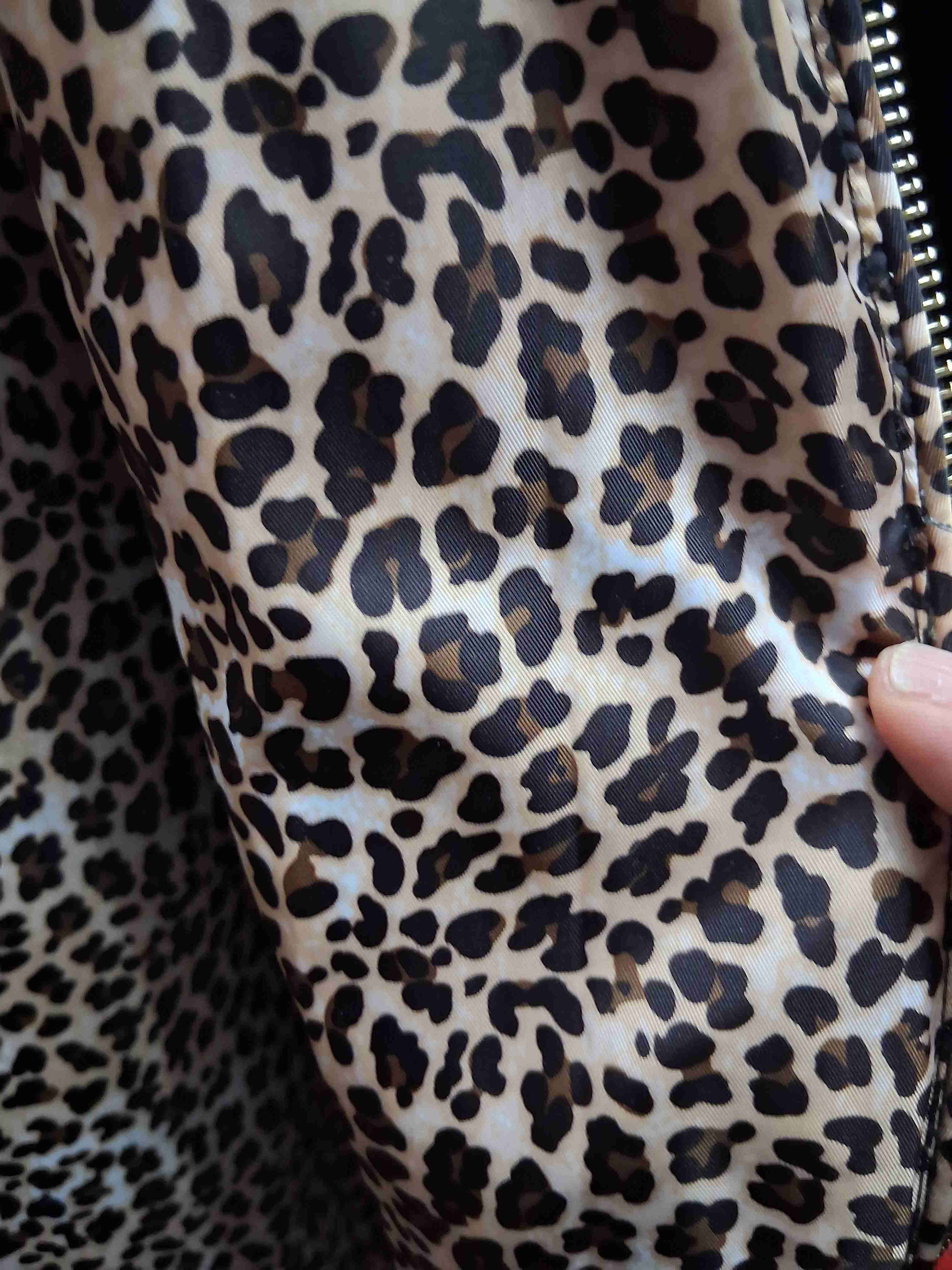 Chaqueta negra con forro estampado - miniatura 2