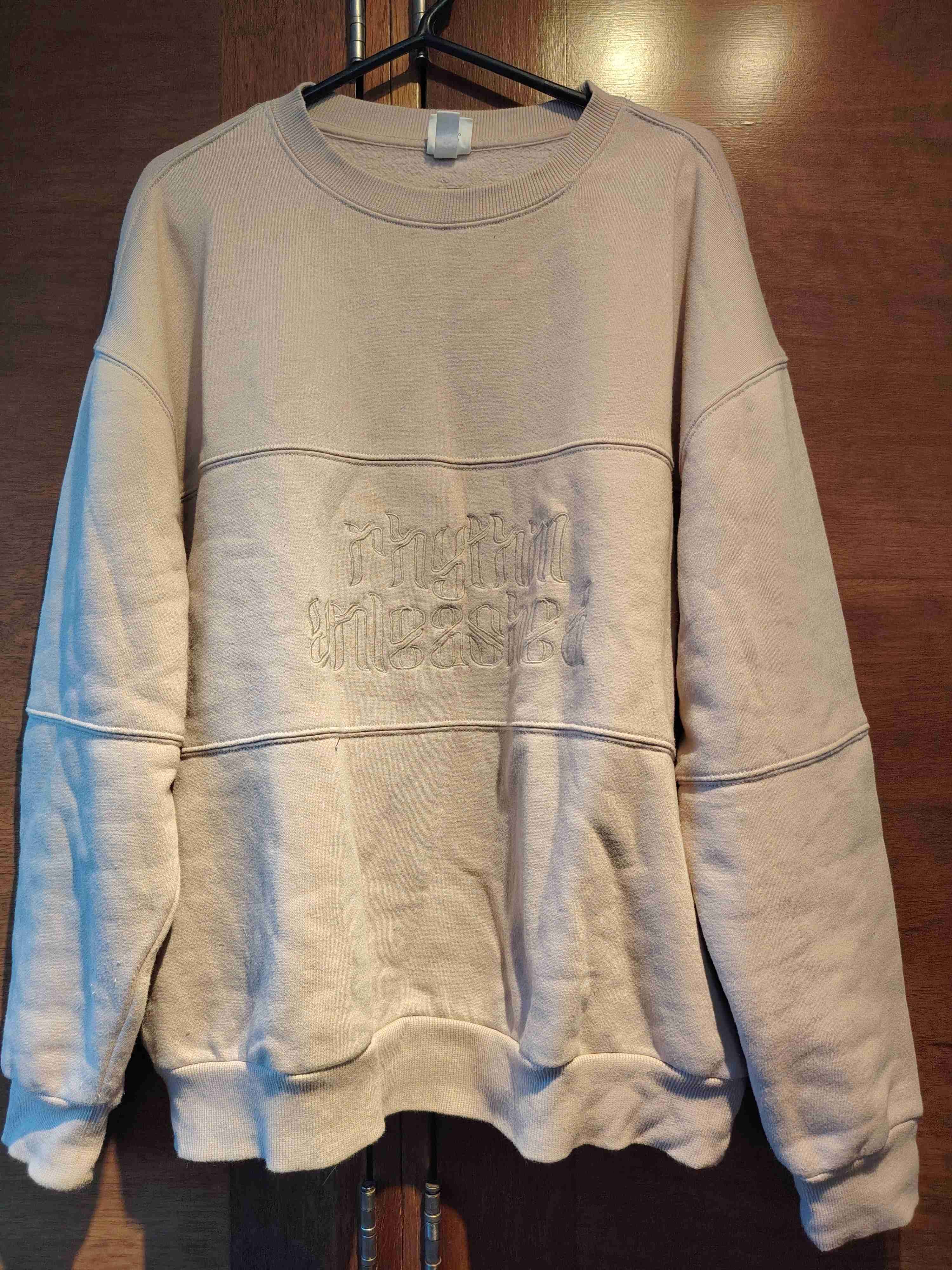 Polerón beige con diseño - miniatura 1