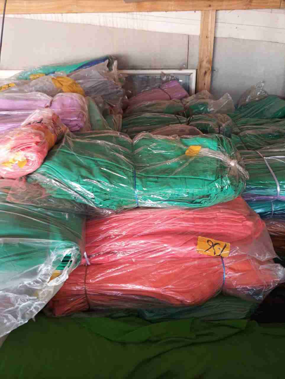 Pantalones de hombre grises y rosados - miniatura 3