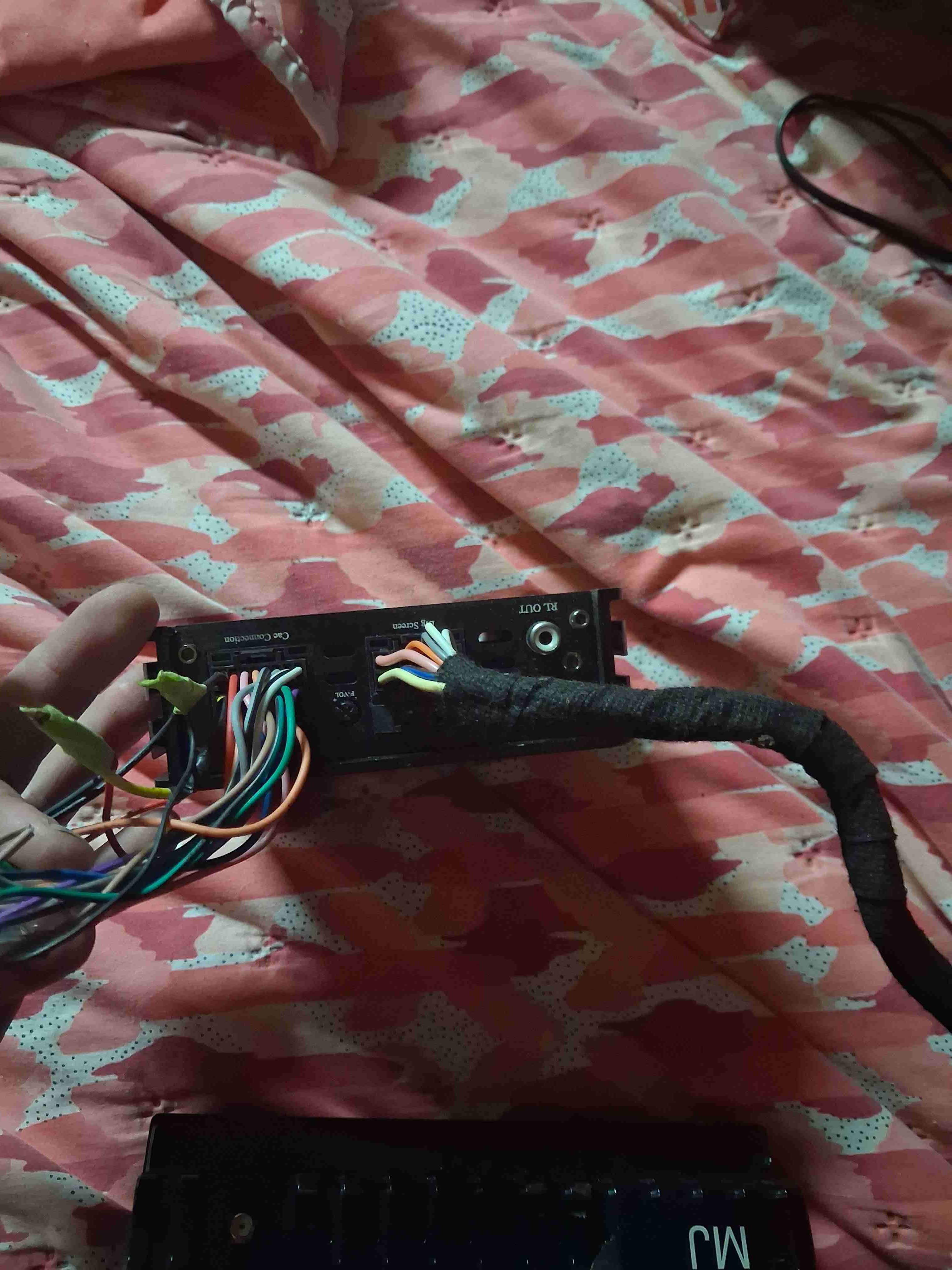 Radio para auto con cables - miniatura 1