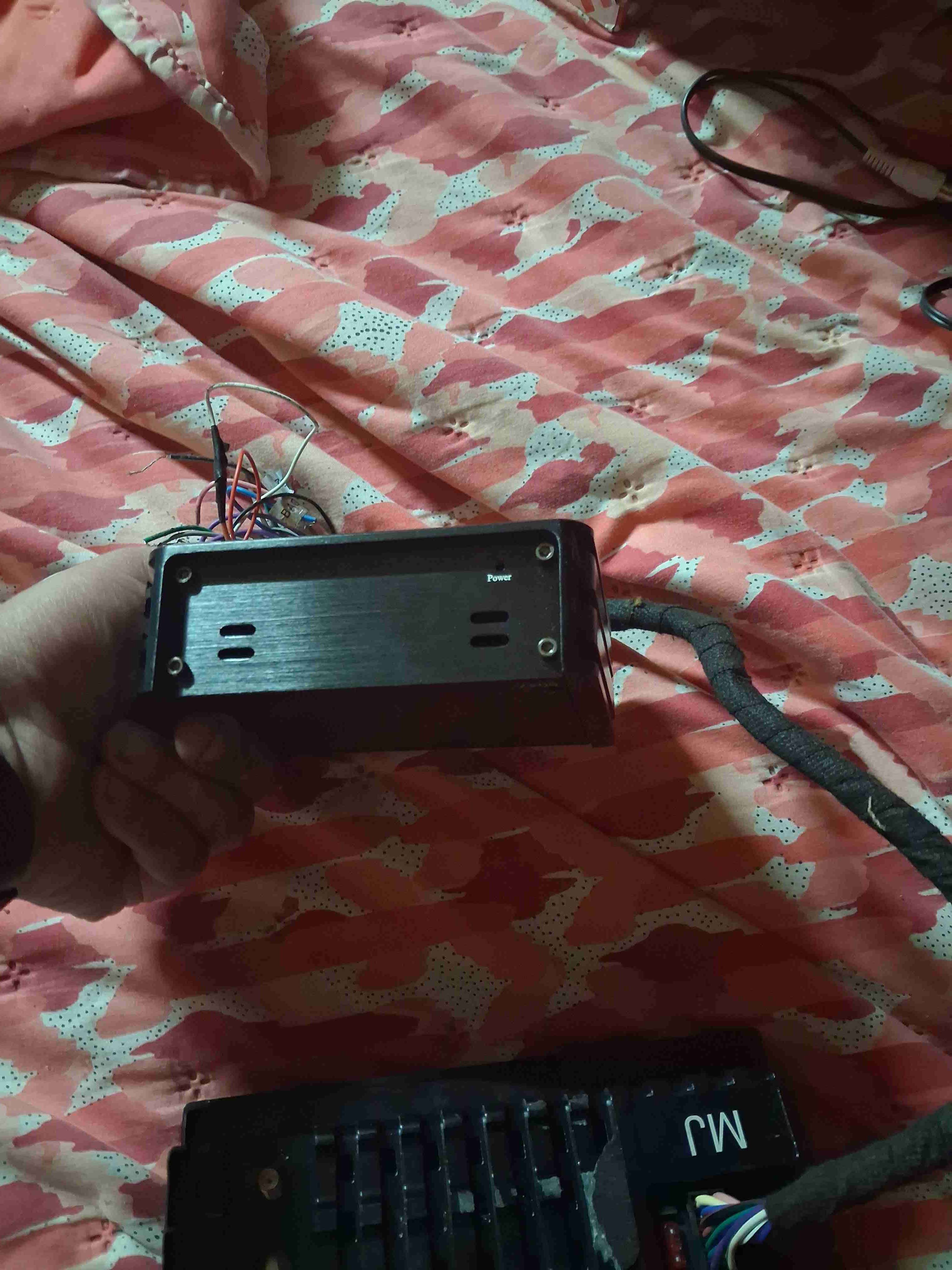 Radio para auto con cables - miniatura 2