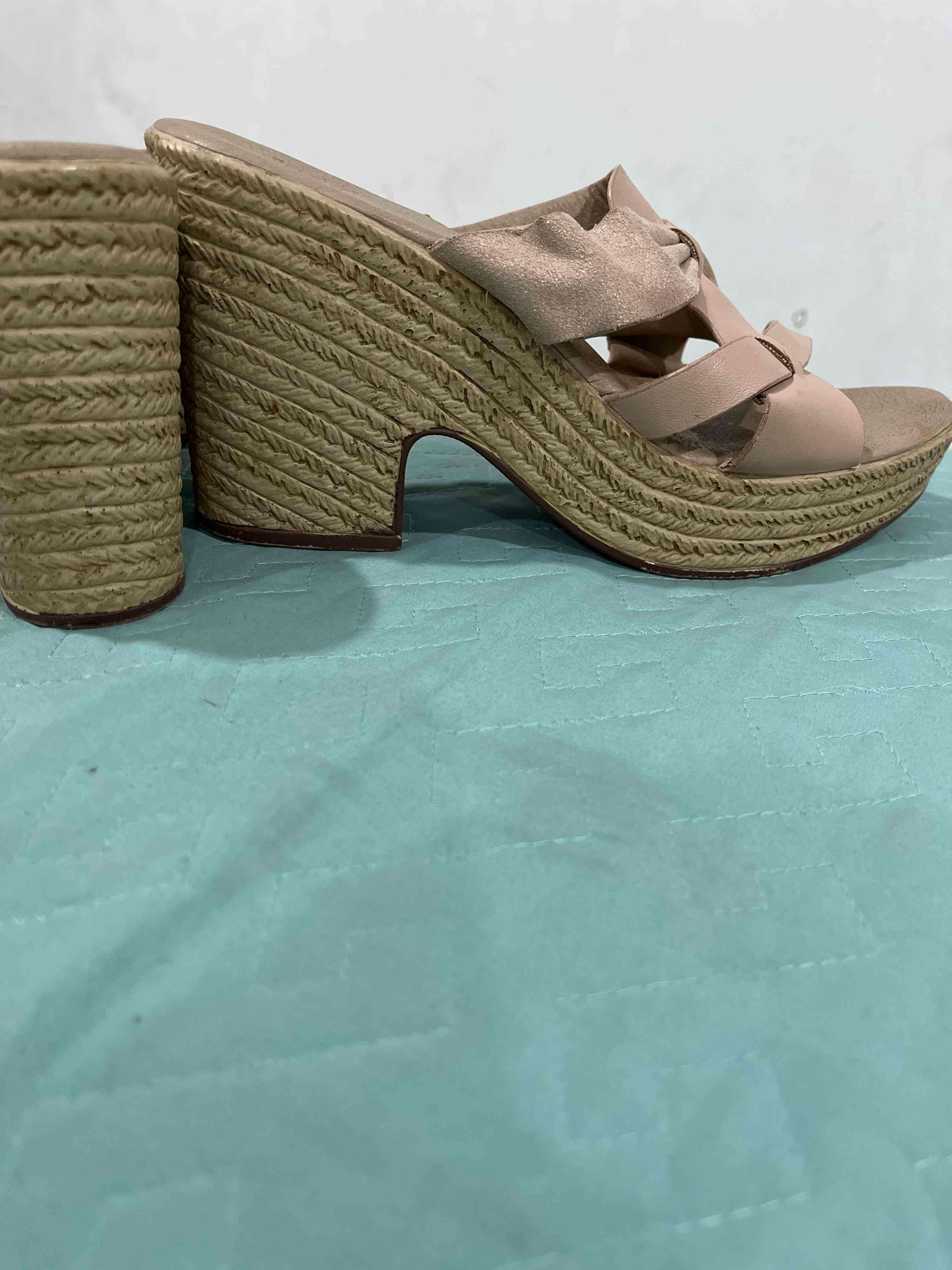 Sandalias beige con lazo - miniatura 2