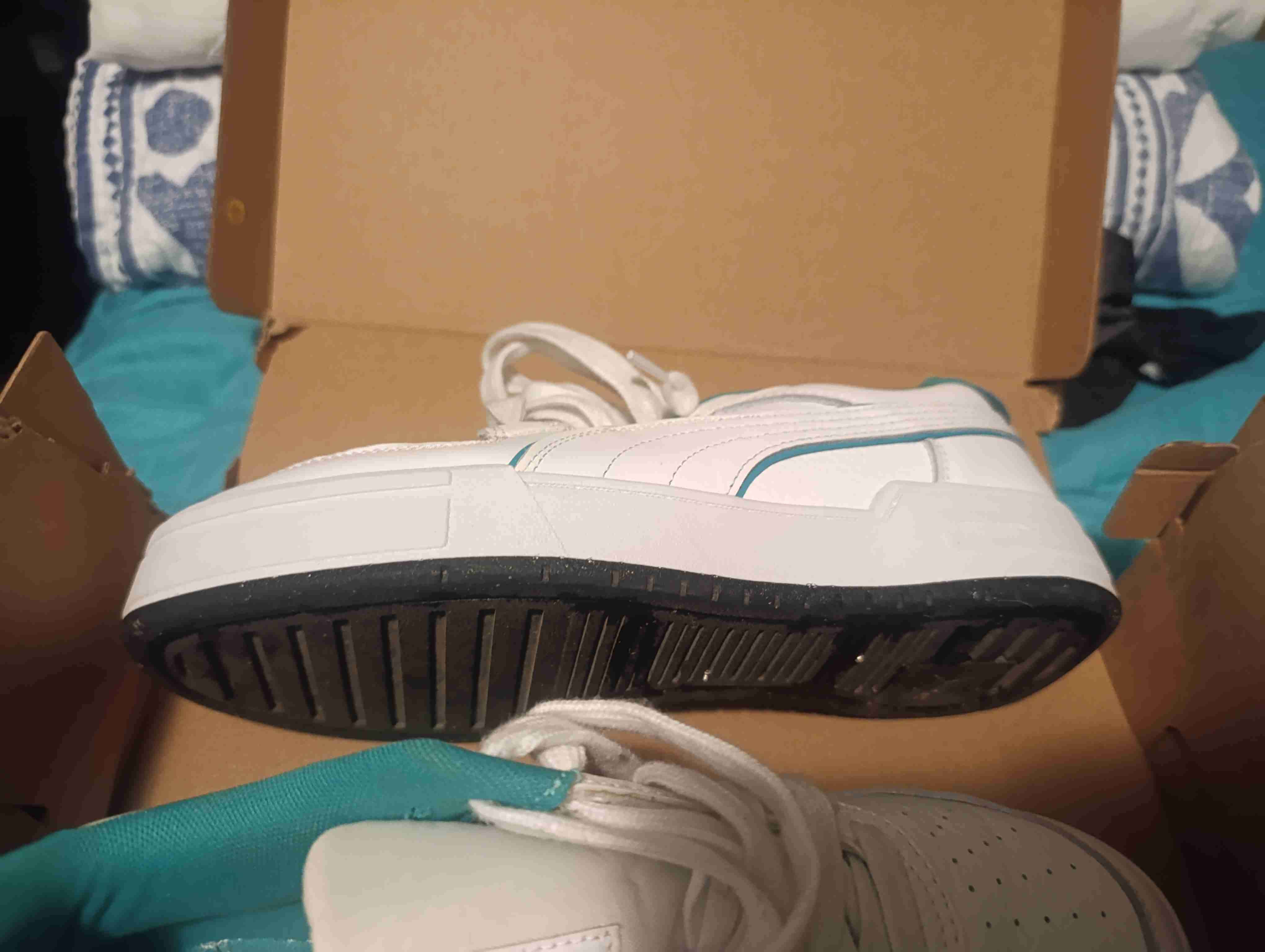 Zapatillas deportivas blancas y turquesa - miniatura 2