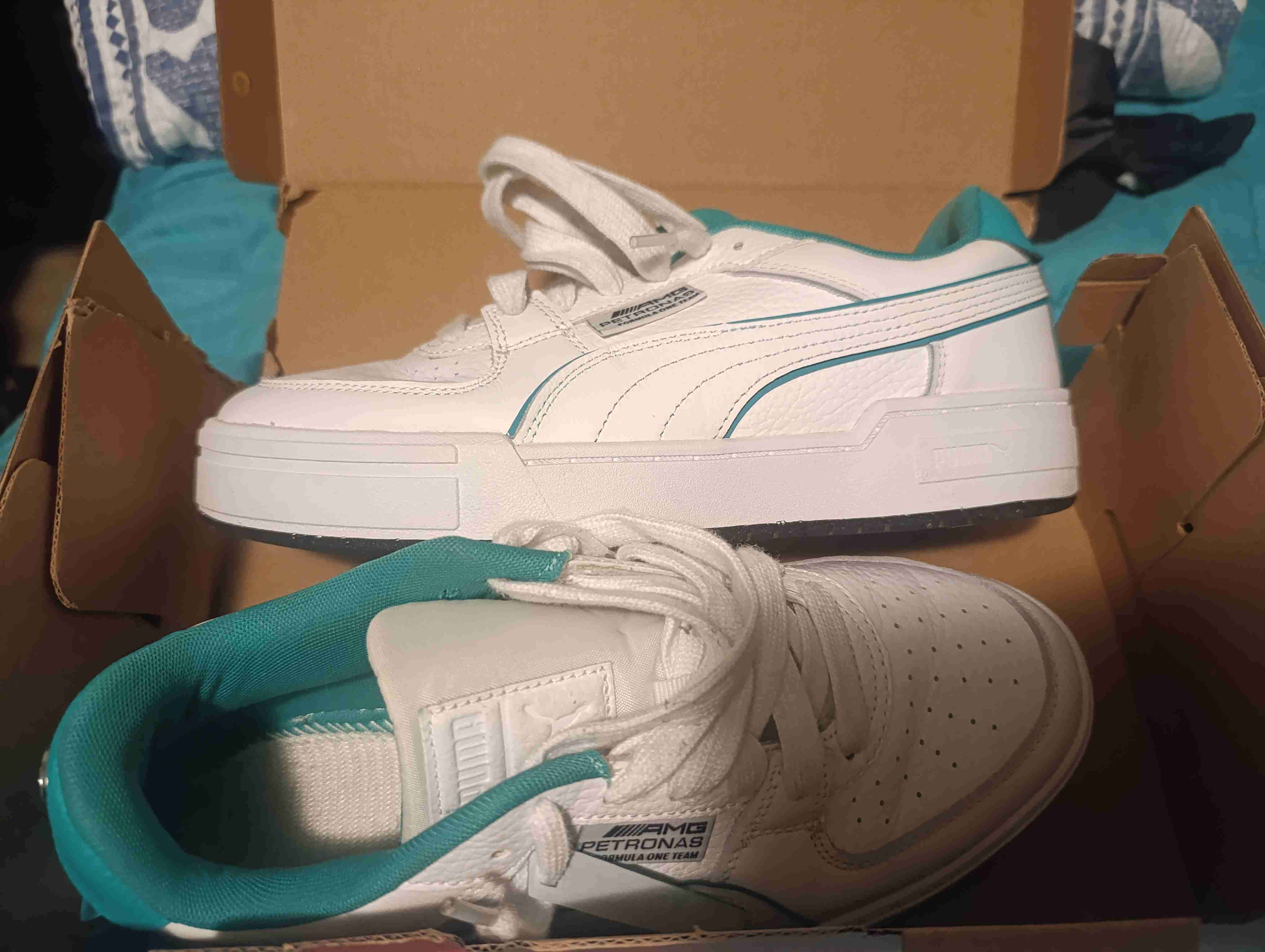 Zapatillas deportivas blancas y turquesa - miniatura 3