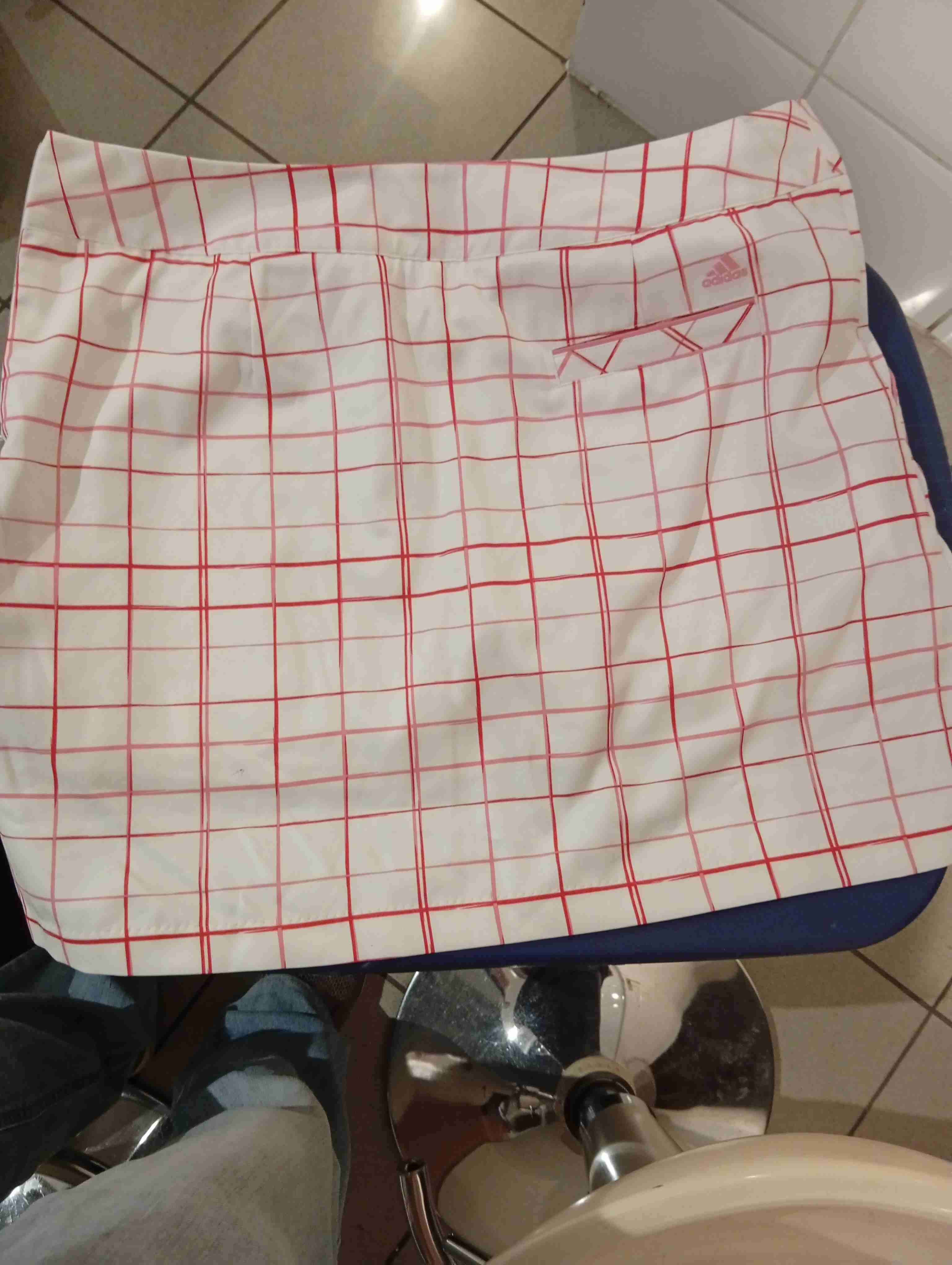 Falda deportiva cuadriculada Adidas blanca y roja - miniatura 1