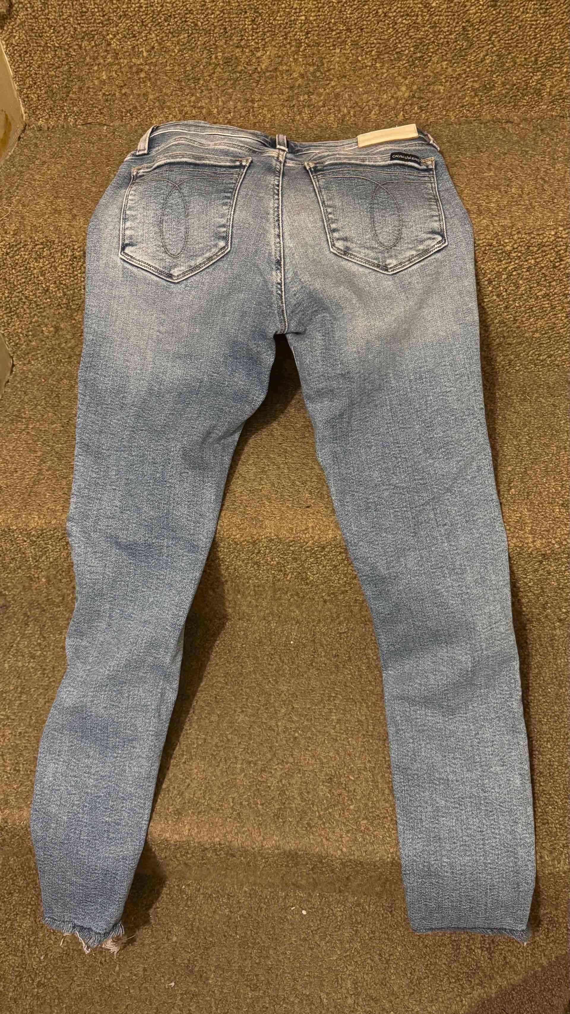 Jeans azul claro desgastado - miniatura 6