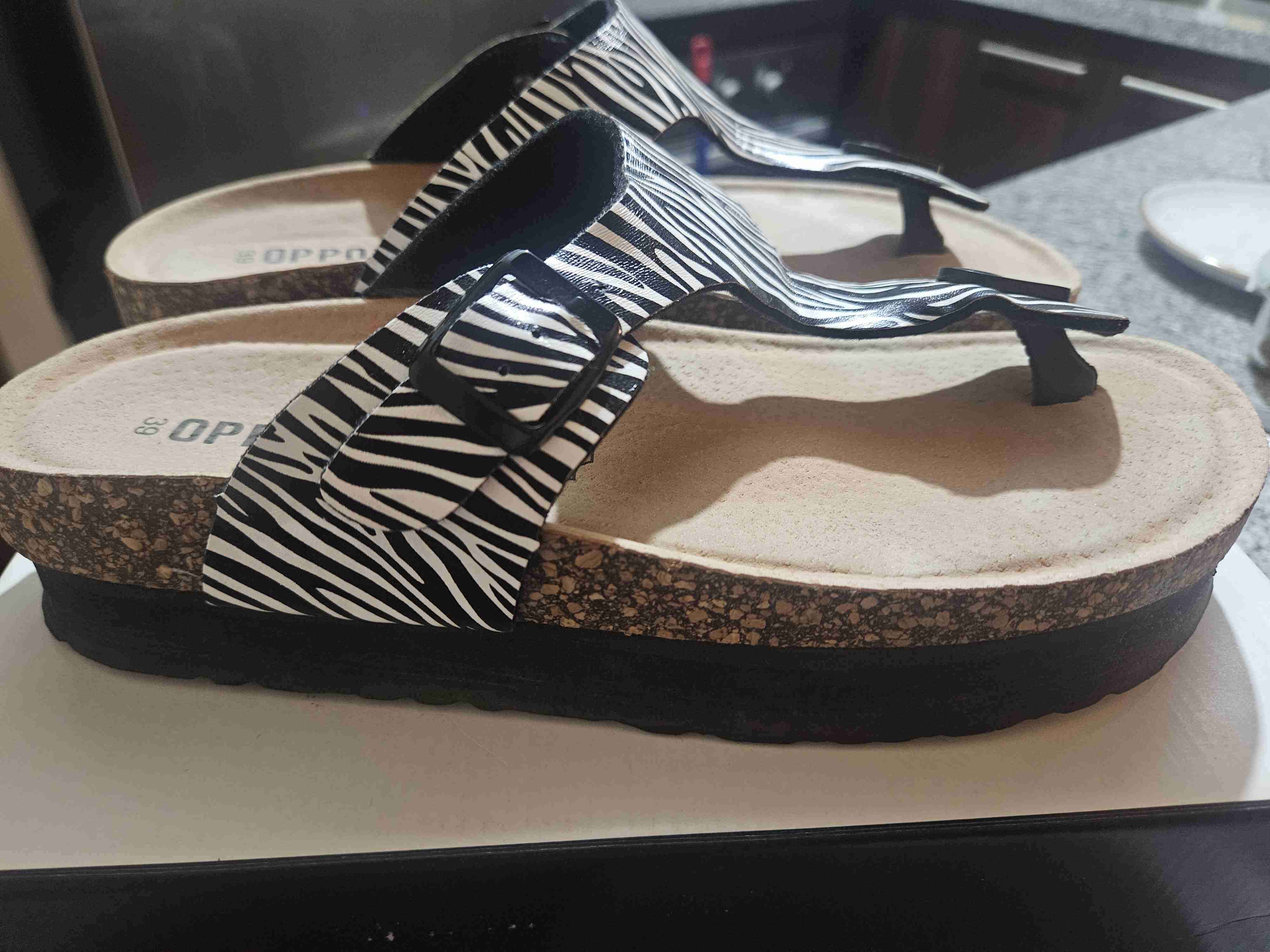 Sandalias con estampado de cebra - miniatura 2