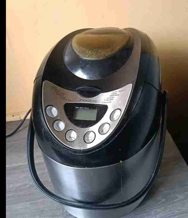 Panificadora eléctrica Recco negra