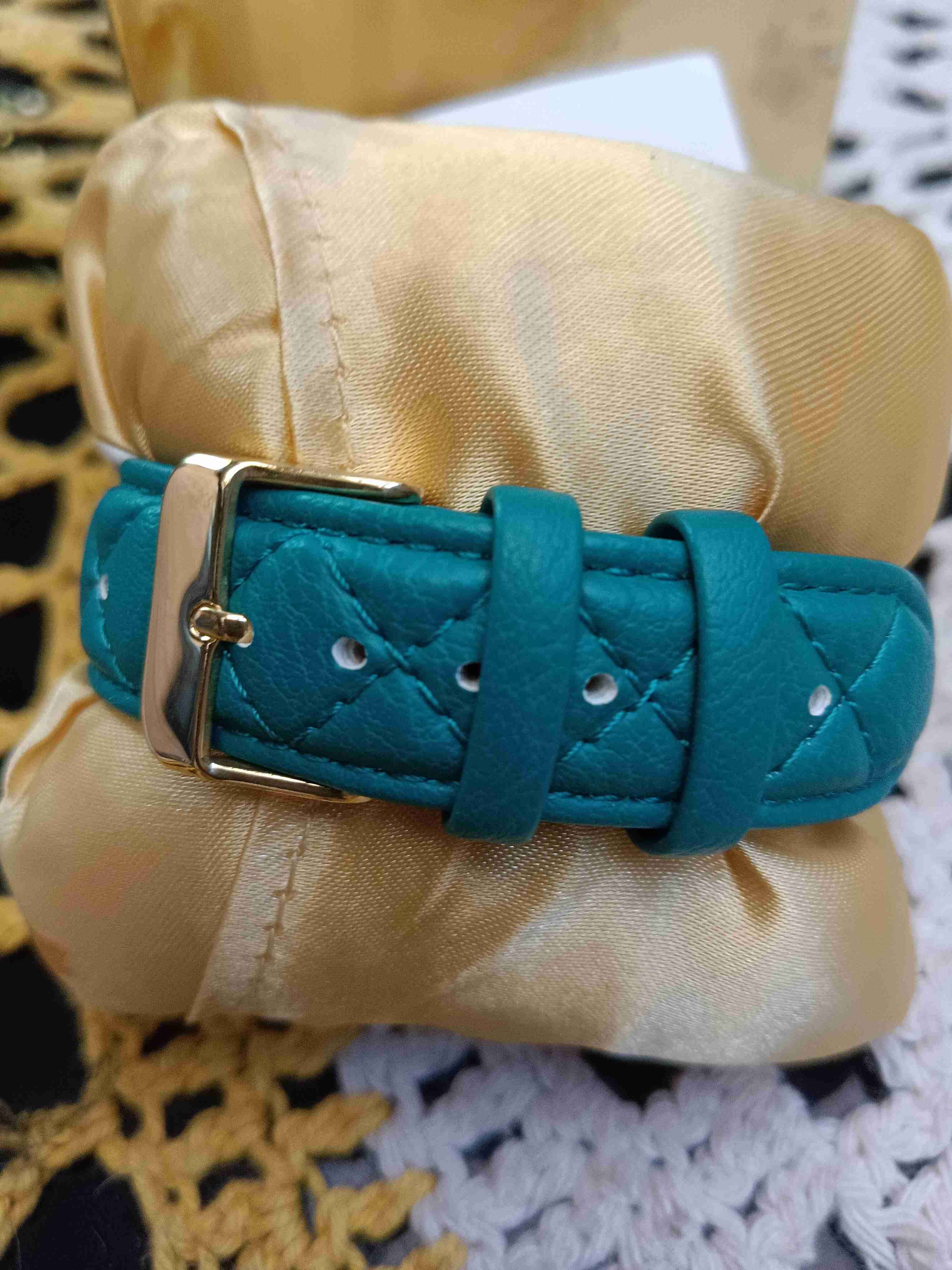 Reloj dorado Oriflame - miniatura 3