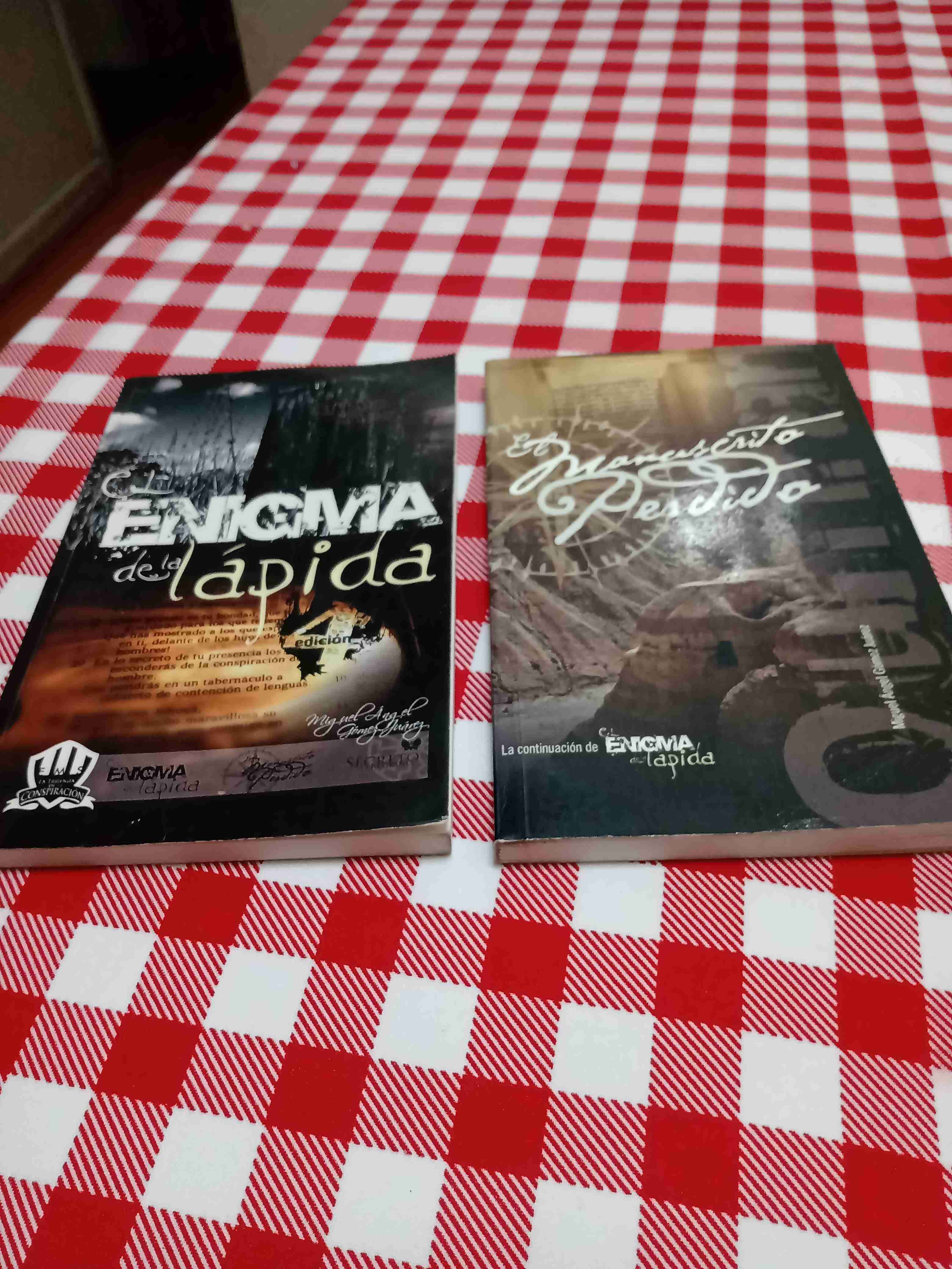 Libros "El Enigma de la Lápida"