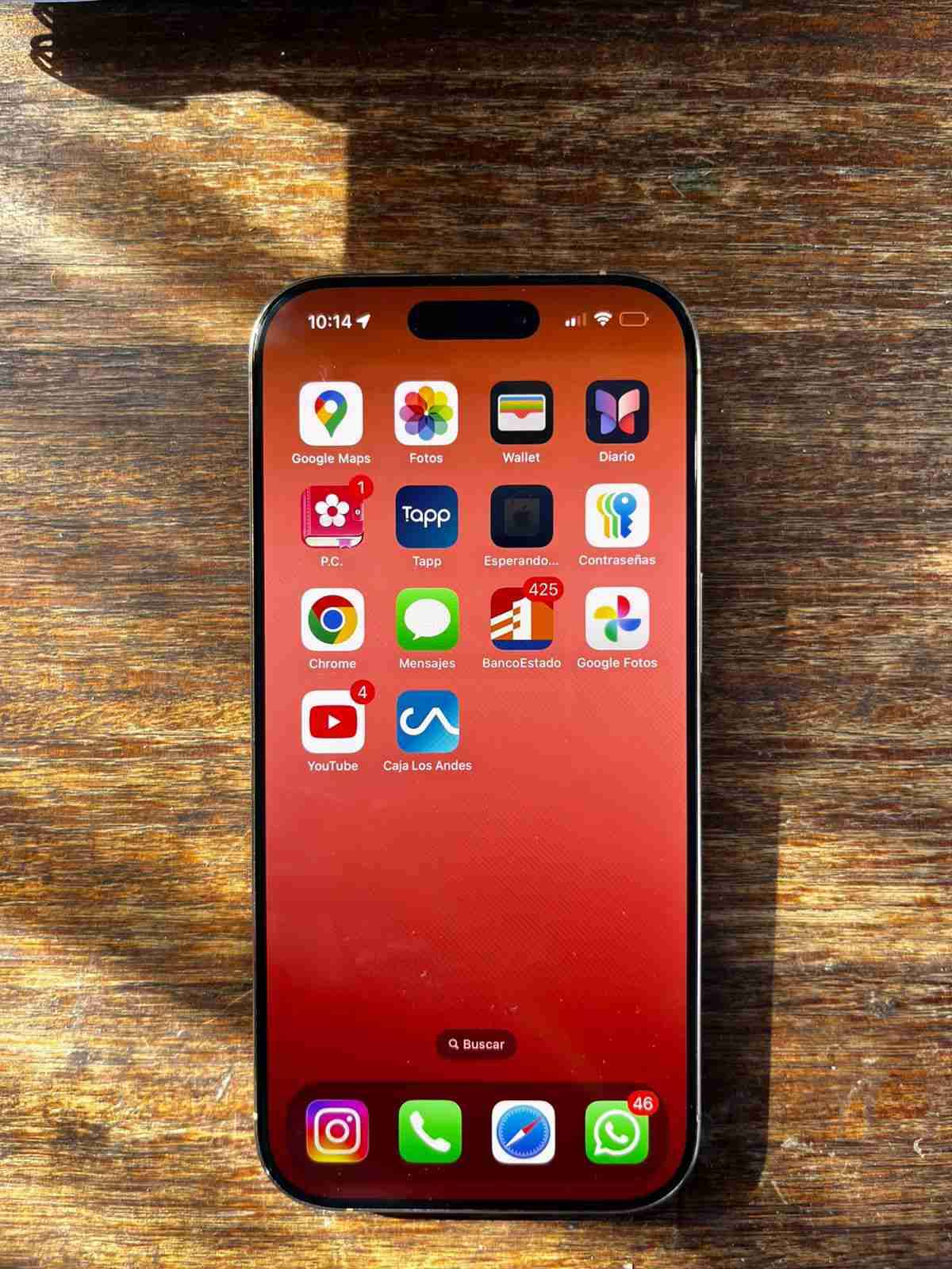 iPhone 16 Pro con funda - miniatura 1