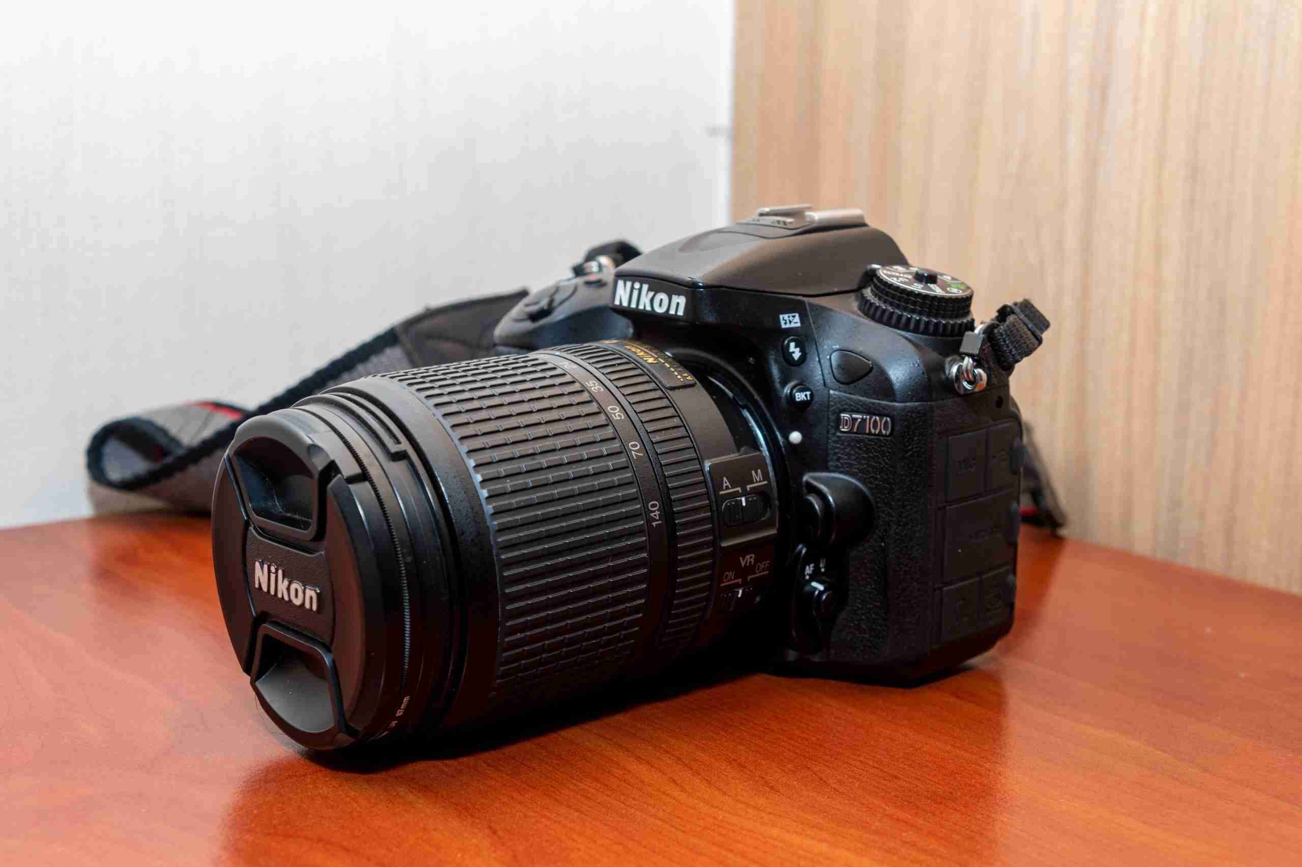 Cámara Nikon D7100 DSLR con objetivo 18-140 mm - miniatura 3