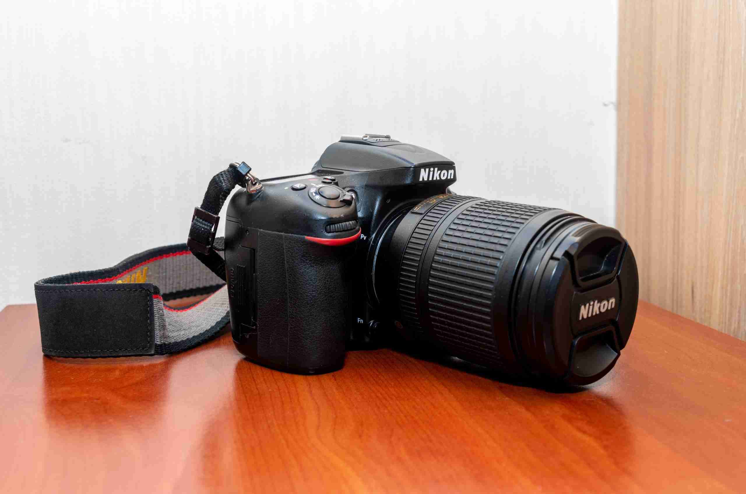 Cámara Nikon D7100 DSLR con objetivo 18-140 mm - miniatura 4