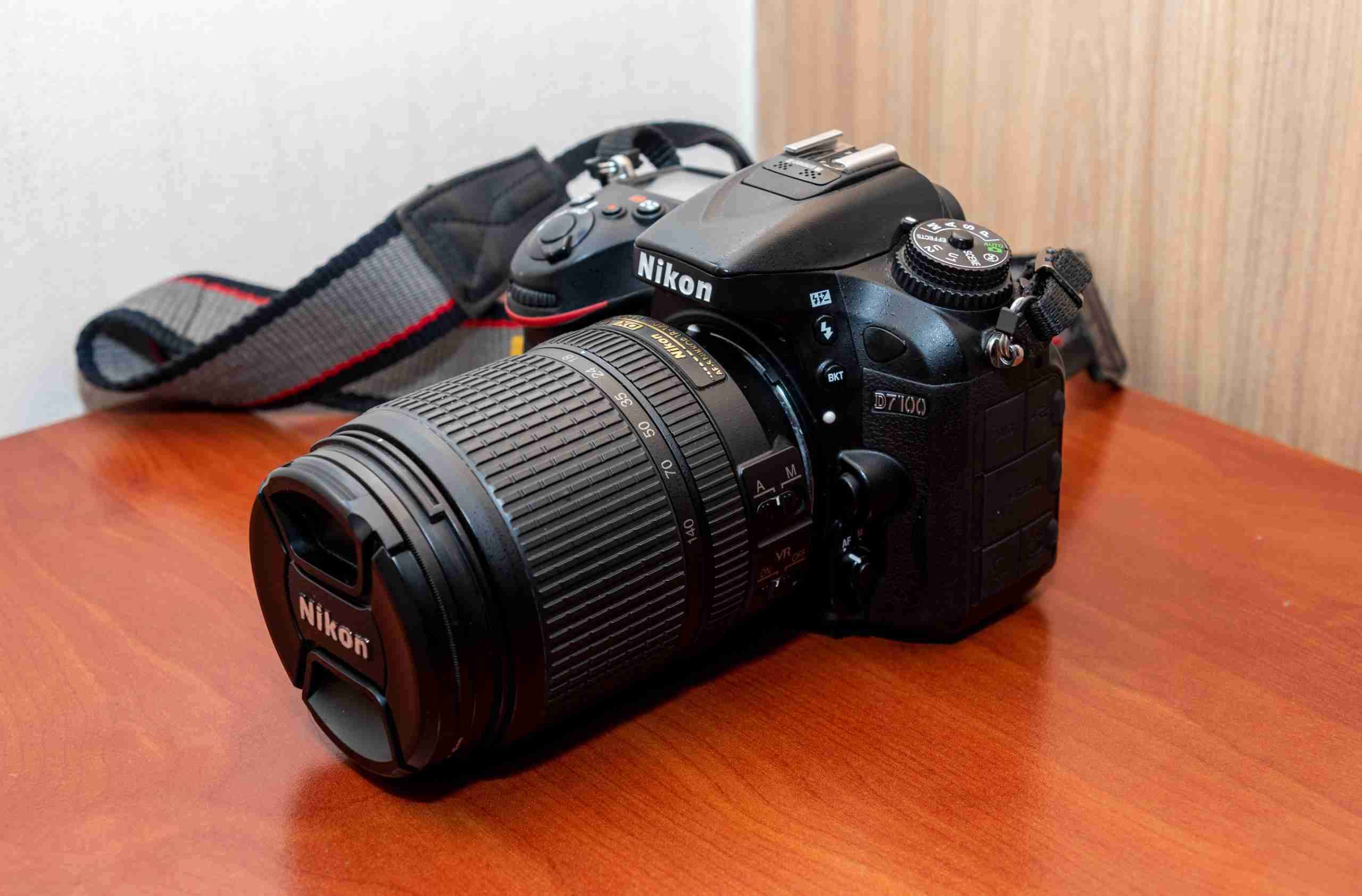 Cámara Nikon D7100 DSLR con objetivo 18-140 mm - miniatura 5