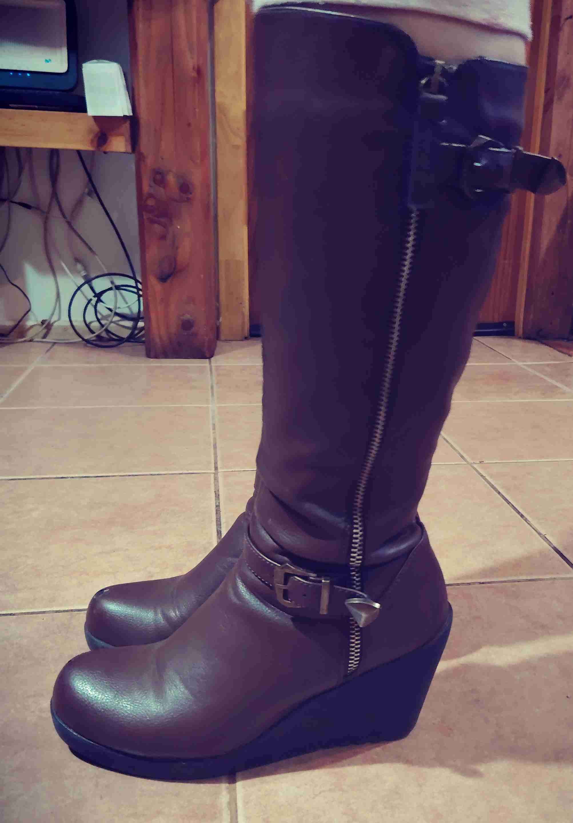 Botas largas de cuero marrón - miniatura 2