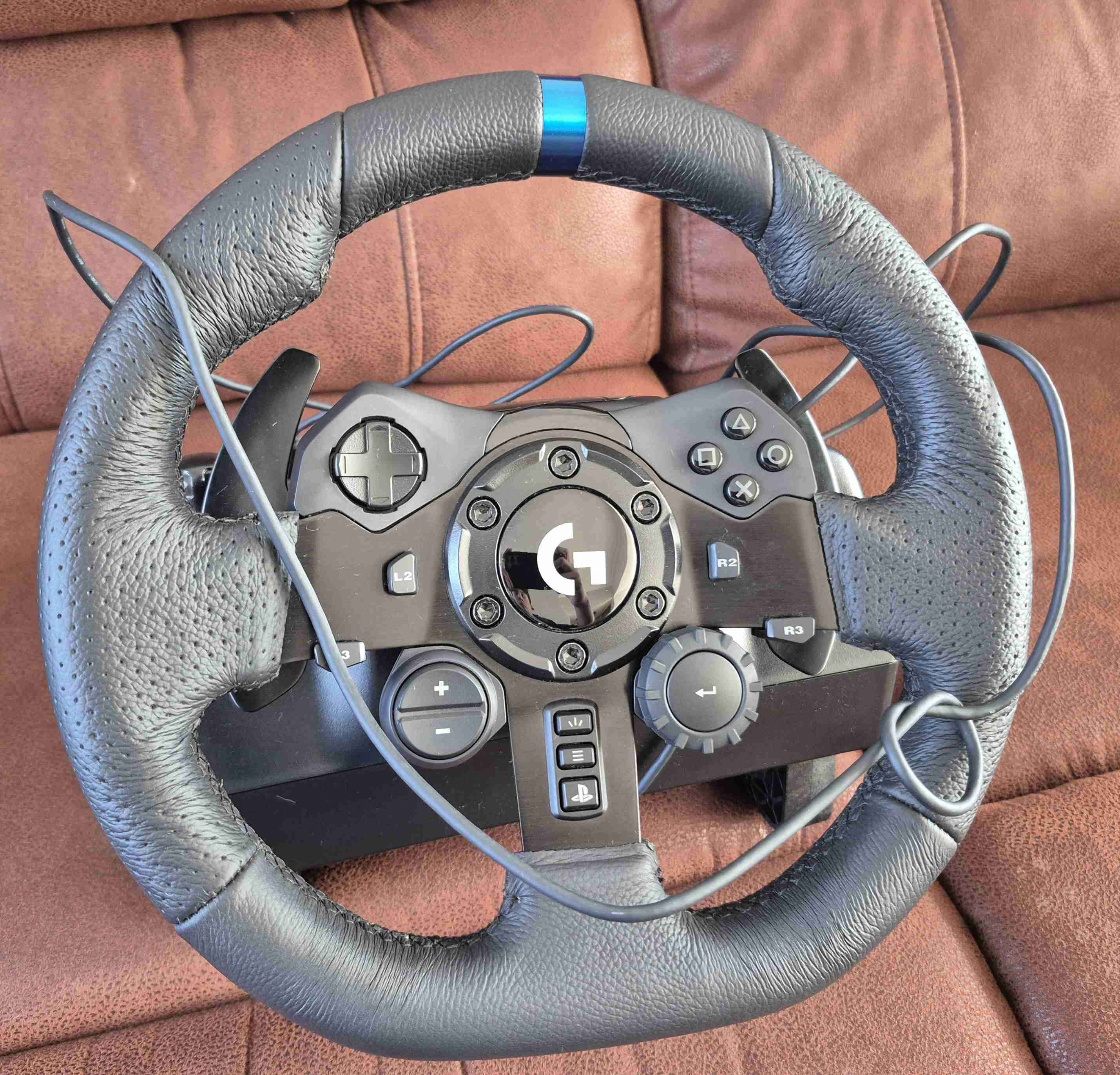 Volante Logitech g923+pedales+palanca y caja - miniatura 1