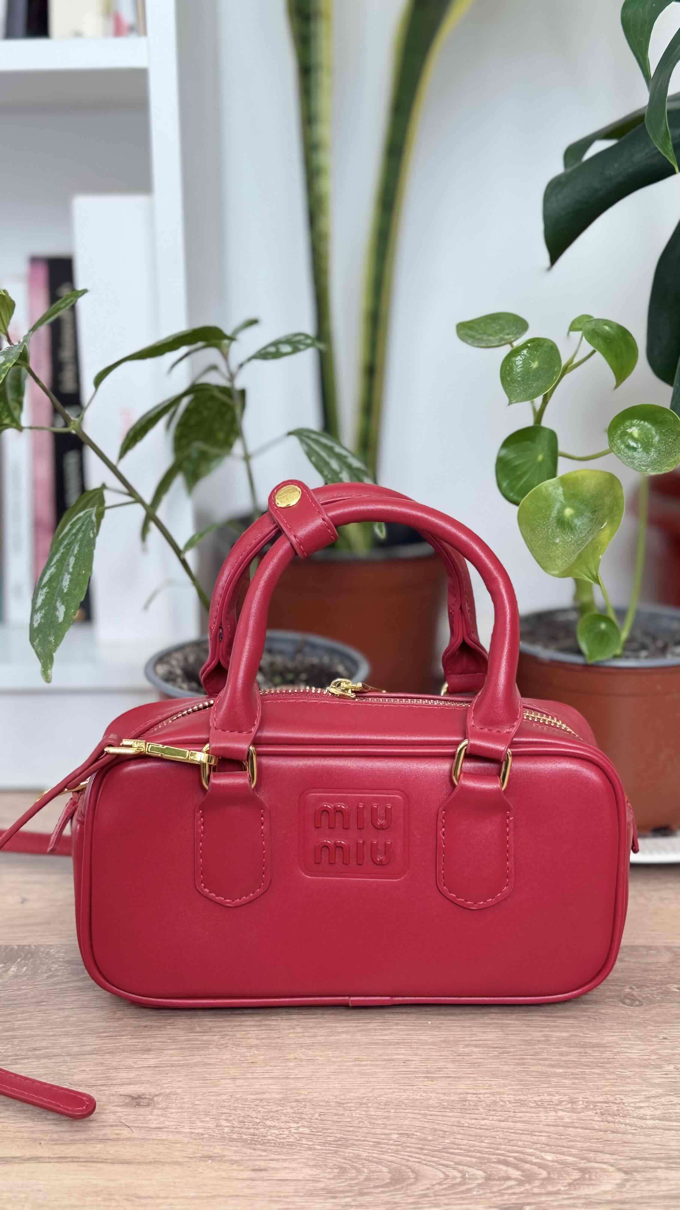 Cartera roja Miu Miuaaa - miniatura 1