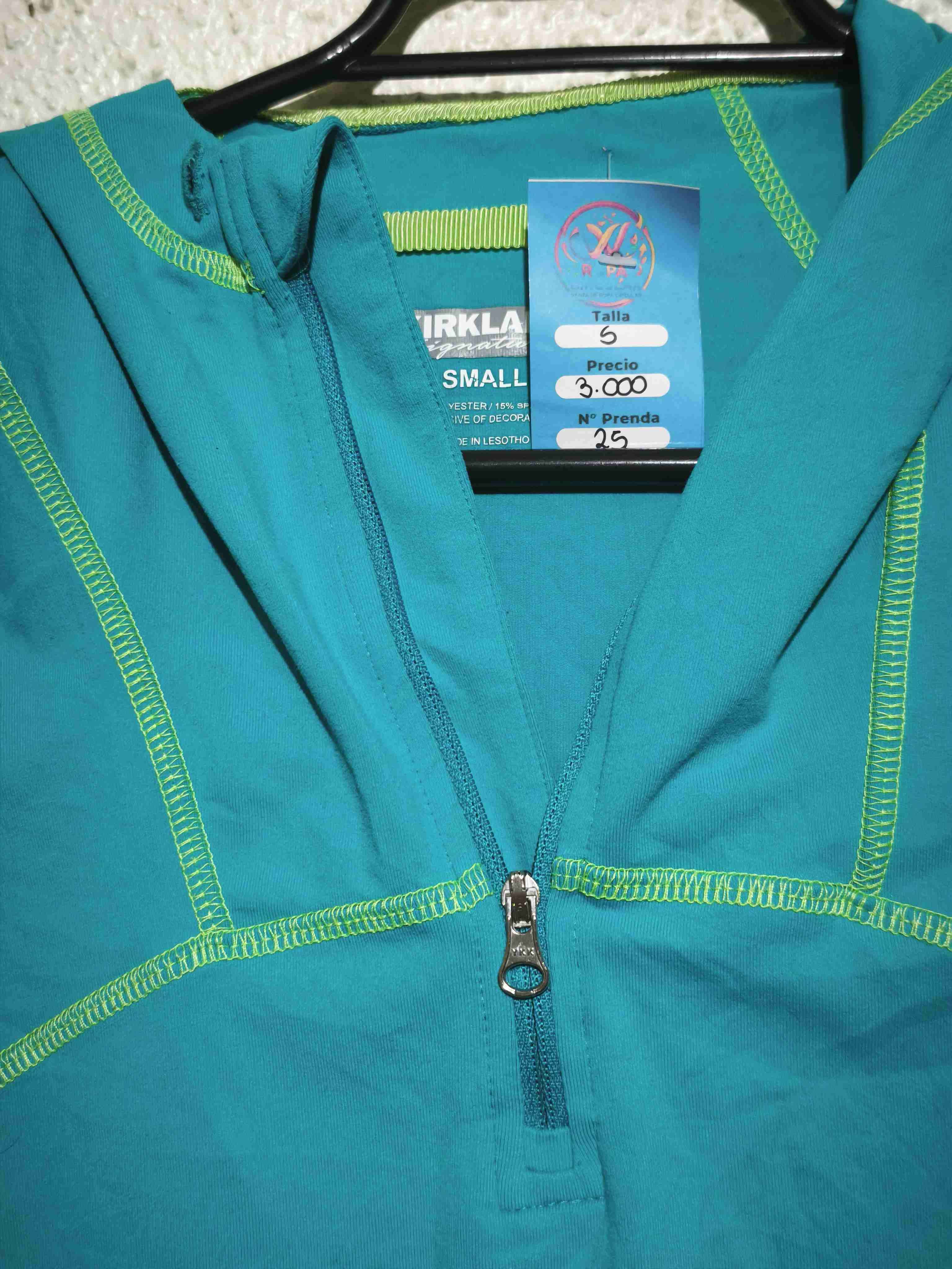 Polera deportiva verde Kirkland - miniatura 1